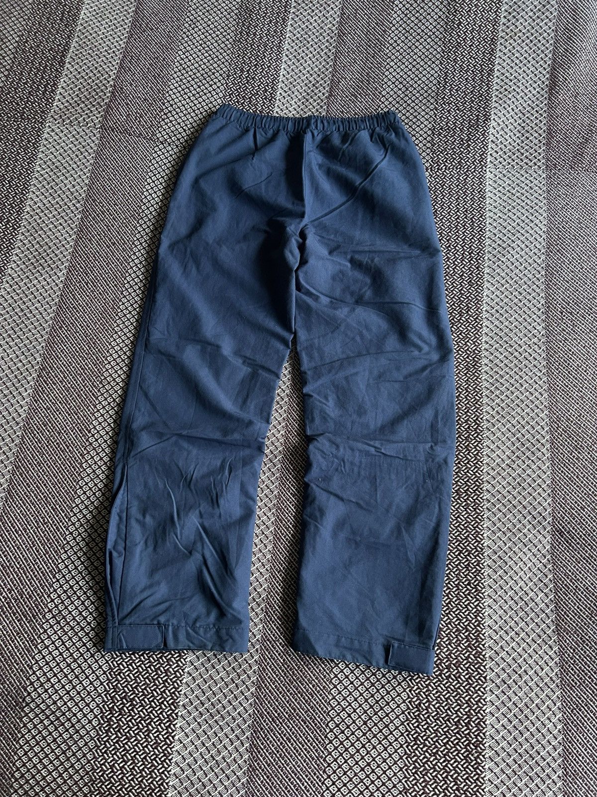 Nike × Vintage Vintage Nike Y2K Nylon Baggy Sportswear Track Pants Blue Size 25" / US 0 / IT 36 - 9 Thumbnail