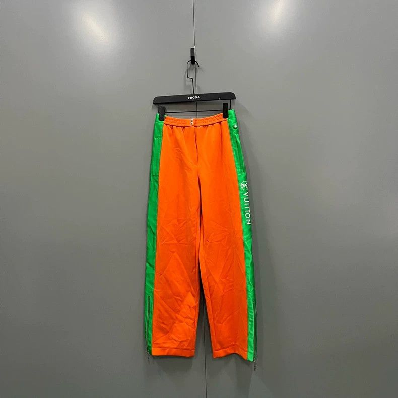 Louis Vuitton Louis Vuitton Side striped logo print pants Size US 36 / EU 52 - 1 Thumbnail