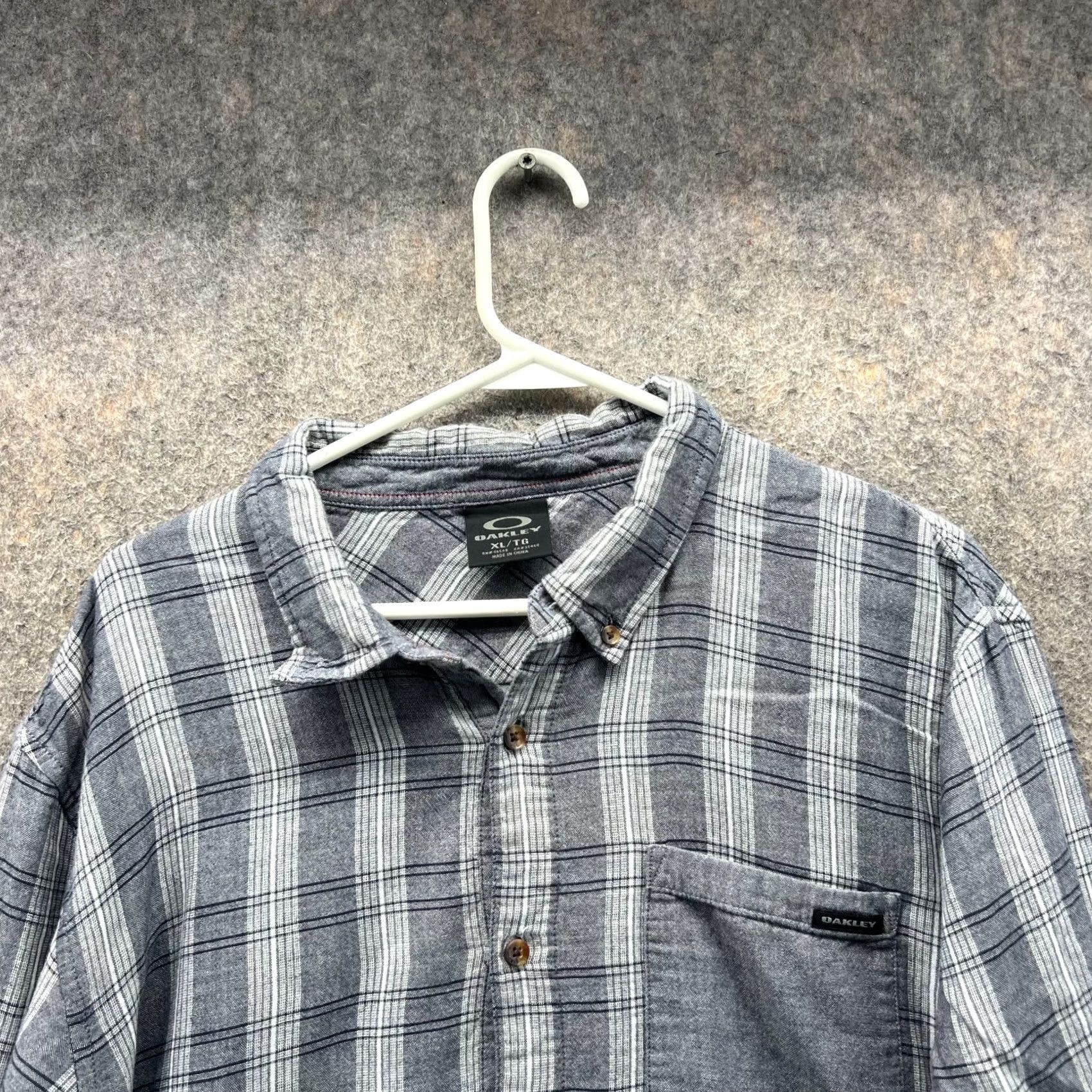 Oakley Oakley Shirt Men XL Gray Plaid Button-Up Casual Lightweight Cotton Long Sleeve Size US XL / EU 56 / 4 - 5 Thumbnail