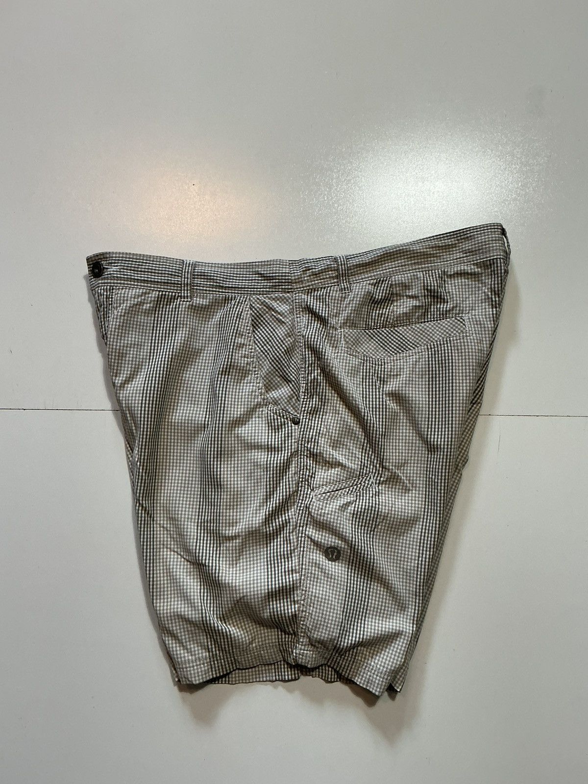 Lululemon Lululemon Athletica Kahuna Performance Golf 8" Inseam Shorts Size US 40 / EU 56 - 11 Thumbnail