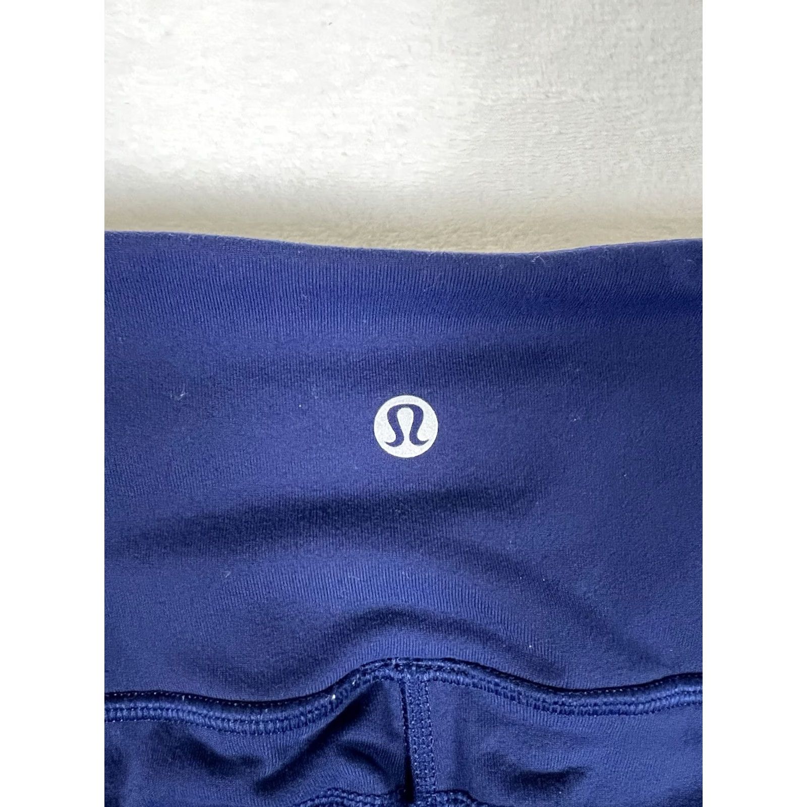 Lululemon Lululemon Athletica Blue Leggings Cropped Size Small Navy Blue 20” Yoga Gym Running Skinny Inseam 20" Women's Activewear Size 28" / US 6 / IT 42 - 2 Thumbnail