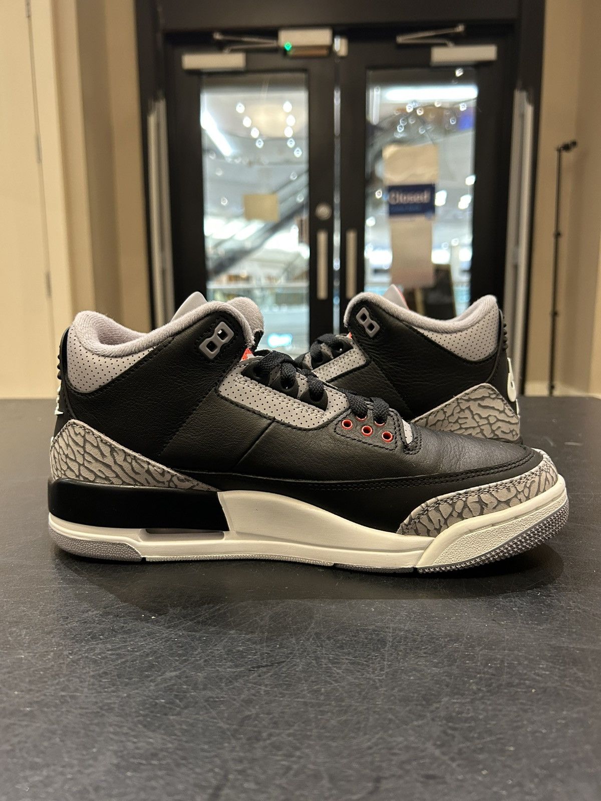 Jordan Brand Jordan 3 Retro ‘Black Cement’ Size US 8 / EU 41 - 3 Thumbnail