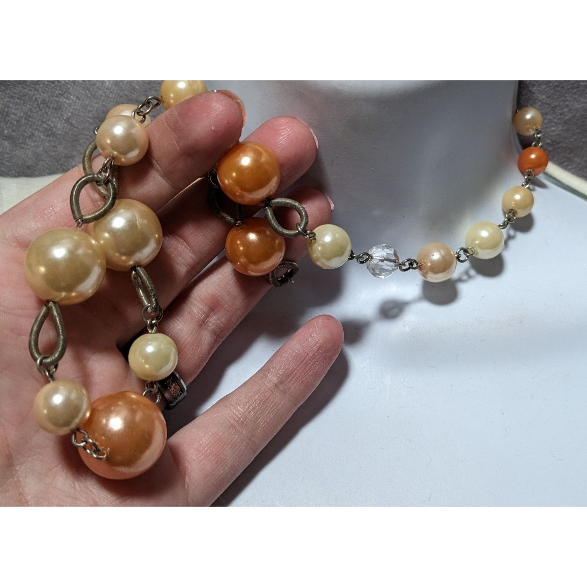 Other Orange Cream Vintage Pearl Beaded Necklace Size ONE SIZE - 7 Thumbnail