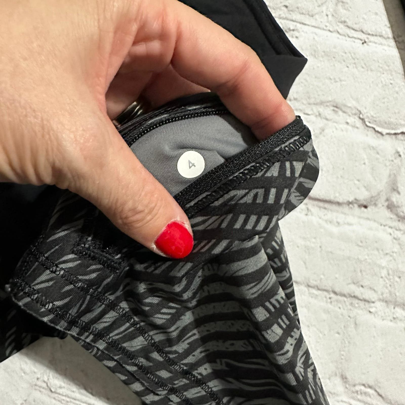 Lululemon lululemon leggings size 4 Size 27" / US 4 / IT 40 - 8 Thumbnail