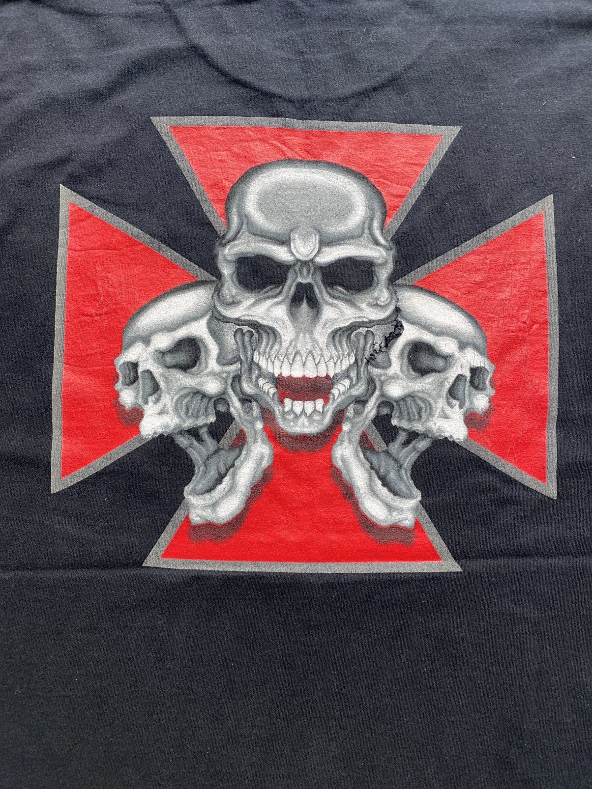 Vintage Vintage 90s Skull Logo T Shirt Size US L / EU 52-54 / 3 - 4 Thumbnail