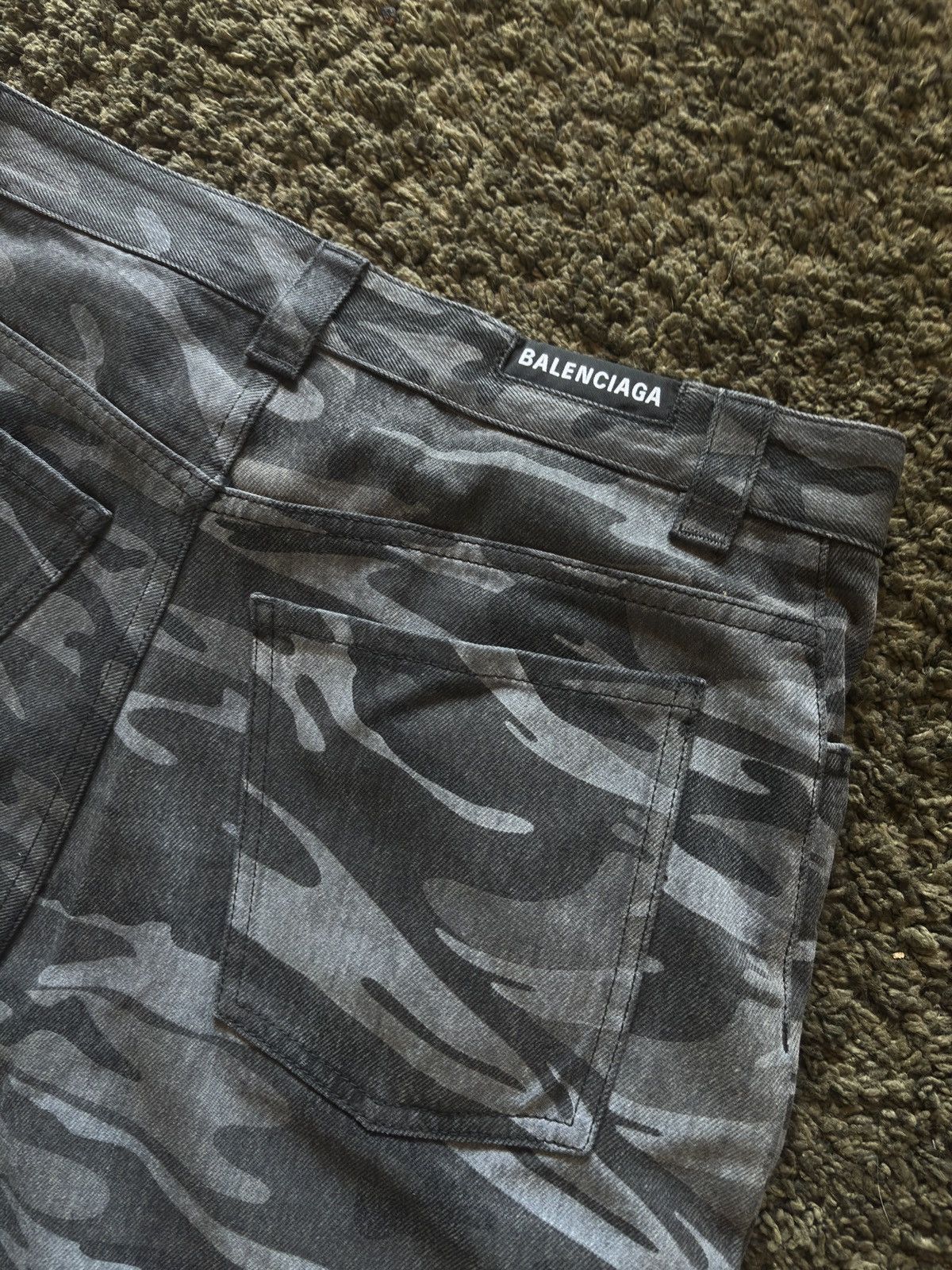 Balenciaga SS20 Balenciaga Skater Denim Camo Blue Black Grey Shorts Size US 32 / EU 48 - 7 Thumbnail