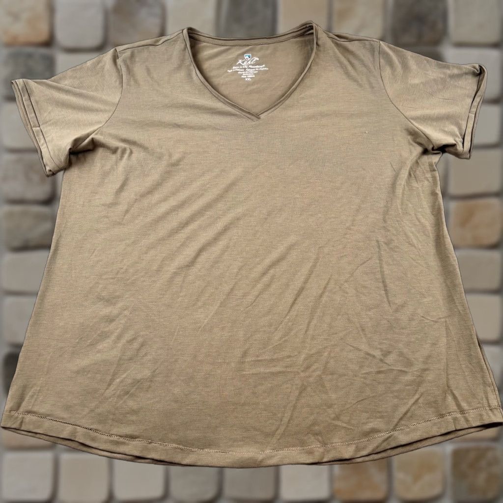 Olive Kuhl Shirt Womens 2XL Olive Juniper Tee V-neck UPF T-shirt Size XXL / US 16-18 / IT 52-54 - 1 Thumbnail