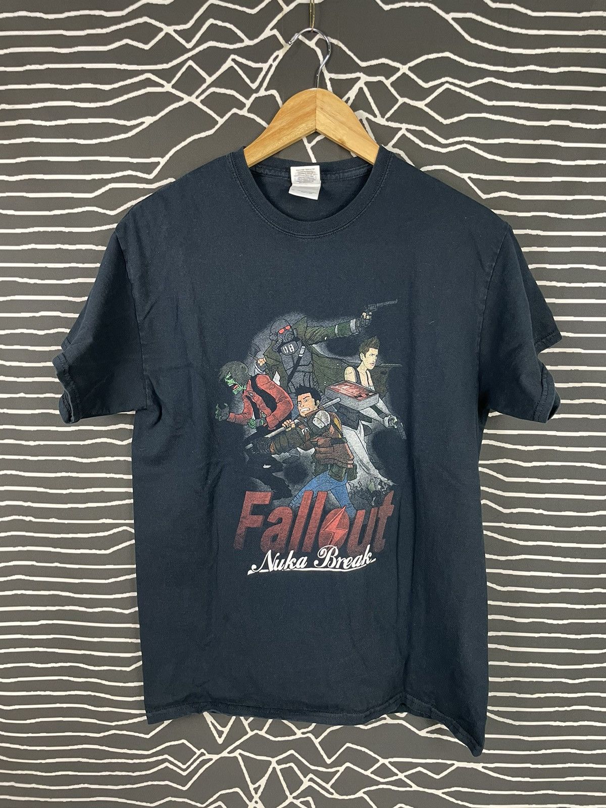 Anime × Vintage Fallout Nuka Break Tshirt Size US M / EU 48-50 / 2 - 1 Thumbnail