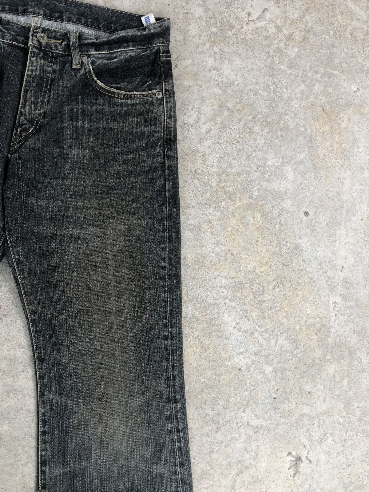 If Six Was Nine Japanese Uniqlo Flared Jeans Broken Denim Distressed Size US 32 / EU 48 - 5 Thumbnail