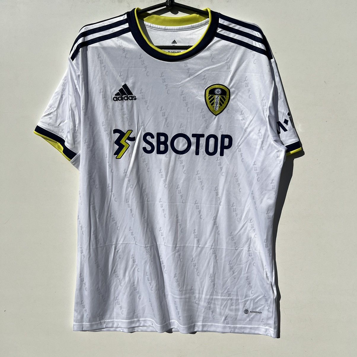 Other Leeds United sbotop jersey Size US XL / EU 56 / 4 - 1 Thumbnail