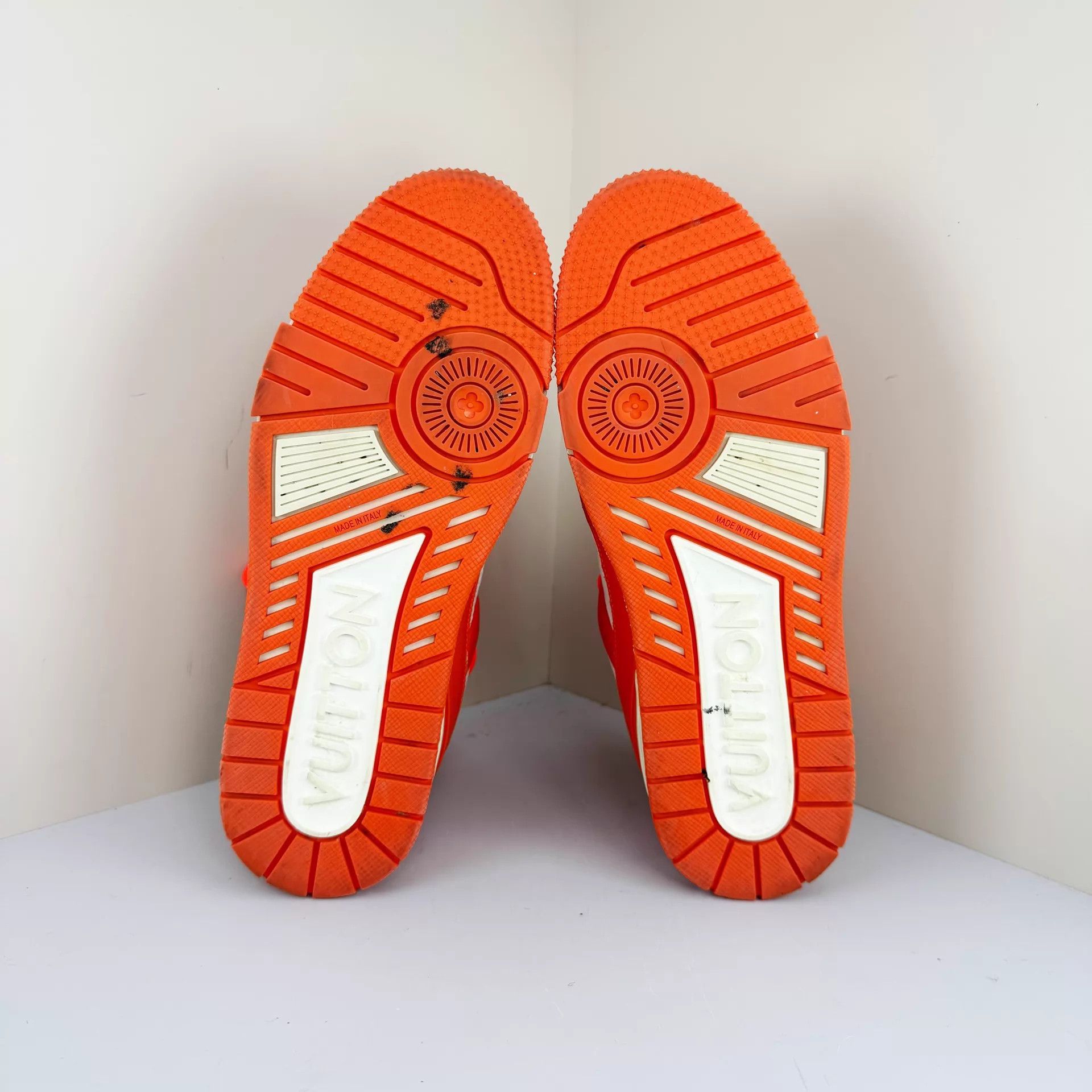 Louis Vuitton Louis Vuitton White Orange Trainer 7 98 New Size US 7 / IT 37 - 5 Thumbnail