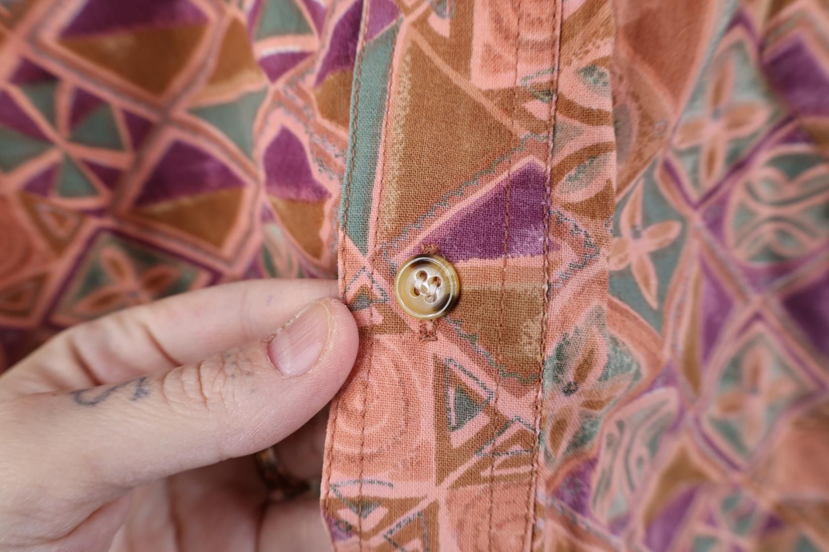 Vintage Vintage 90s Streetwear Geometric Collared Button Down Shirt Size US XXL / EU 58 / 5 - 4 Thumbnail