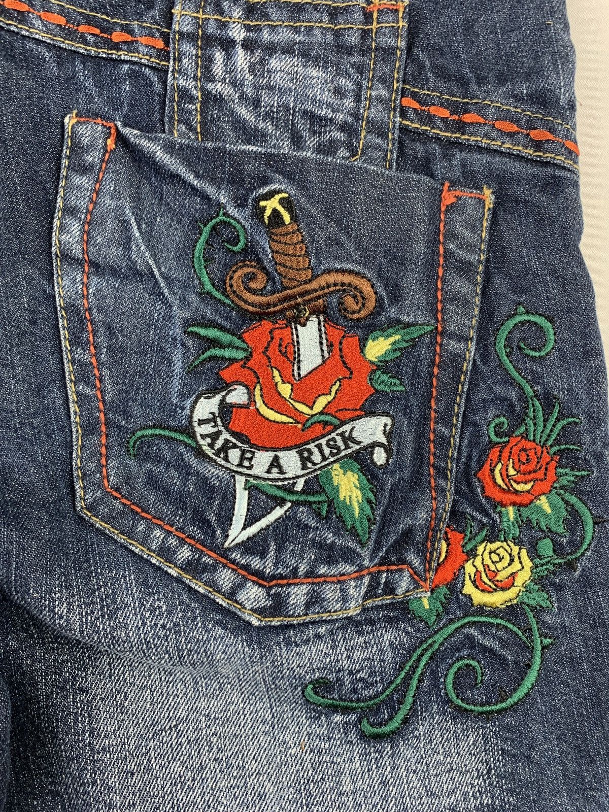 Japanese Brand y2k Dead Lock Japan Rose Tattoo Embroidered Jeans Shorts Size 30" / US 8 / IT 44 - 5 Thumbnail