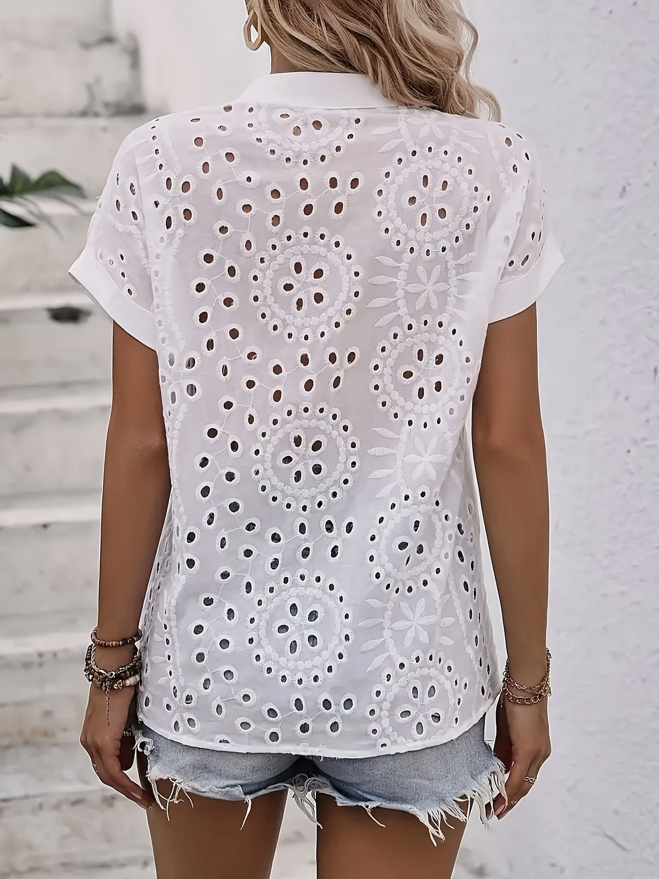 Other Solid Eyelet Button Front Shirt Casual Short Sleeve Shirt Size M / US 6-8 / IT 42-44 - 4 Thumbnail
