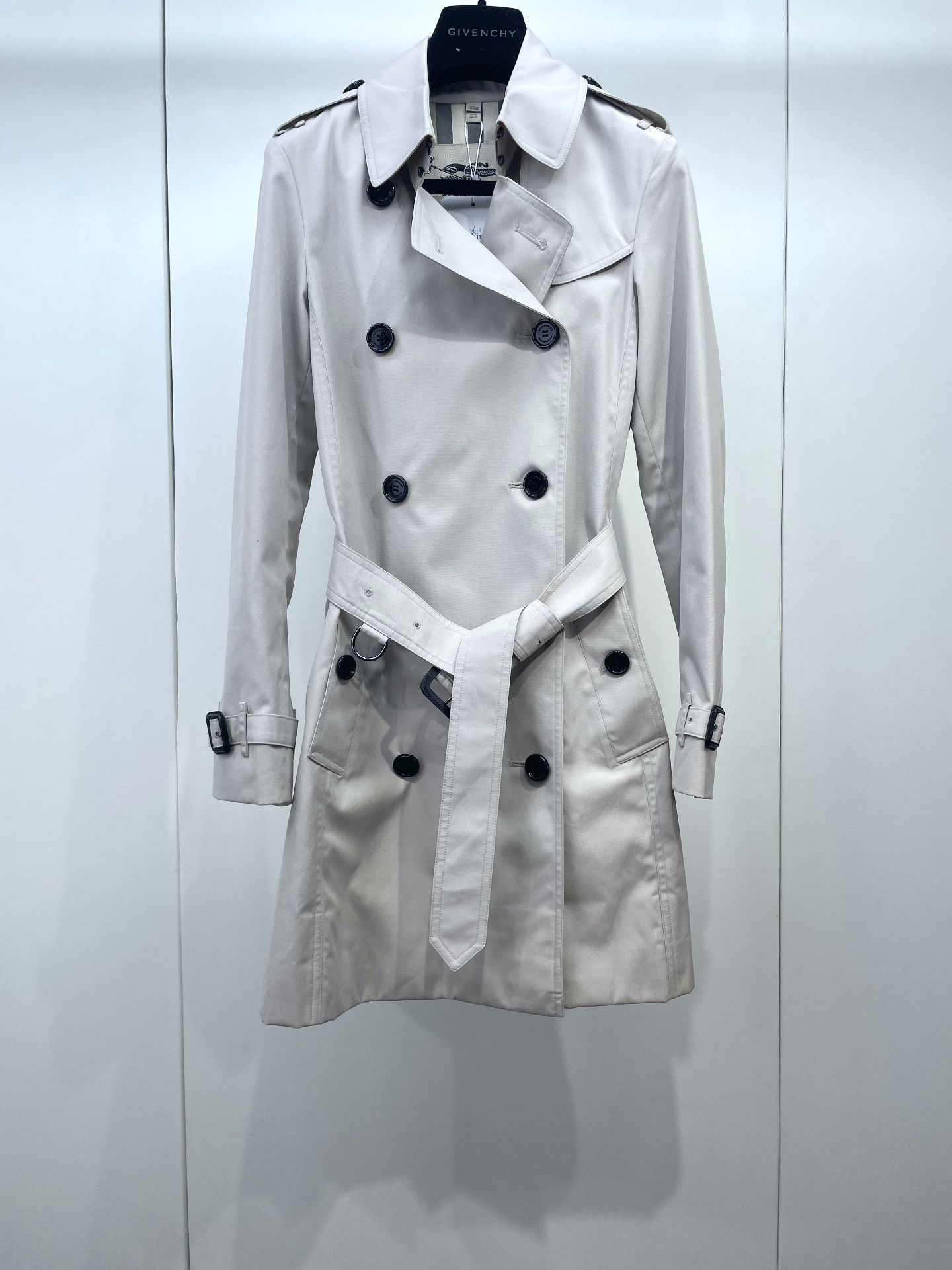 Burberry Burberry Double-Breasted Trench Coat Size M / US 6-8 / IT 42-44 - 1 Thumbnail