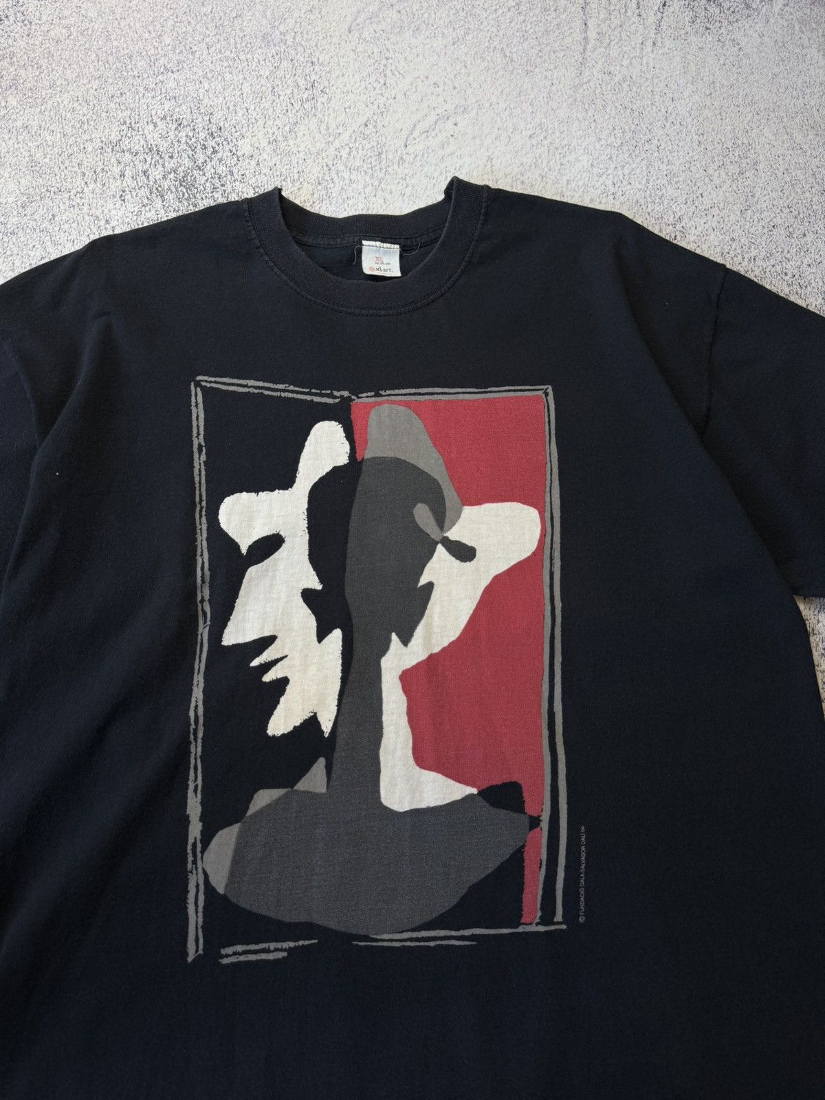 Vintage Vintage 2000s Salvador Dali Expression Face Museum Tshirt Size US XL / EU 56 / 4 - 5 Thumbnail