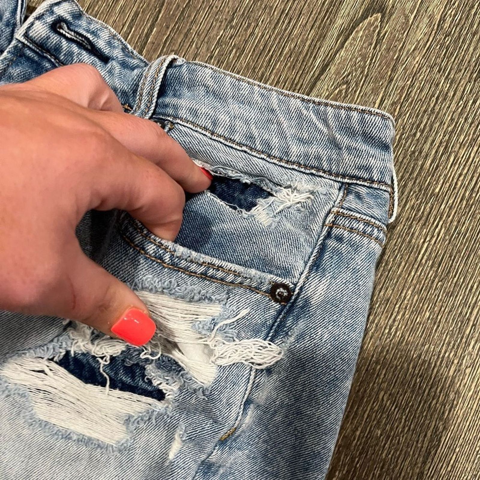 American Eagle Outfitters American Eagle Cut-Off Jean Short Mid-Rise Distressed Size 8 Size 30" / US 8 / IT 44 - 2 Thumbnail
