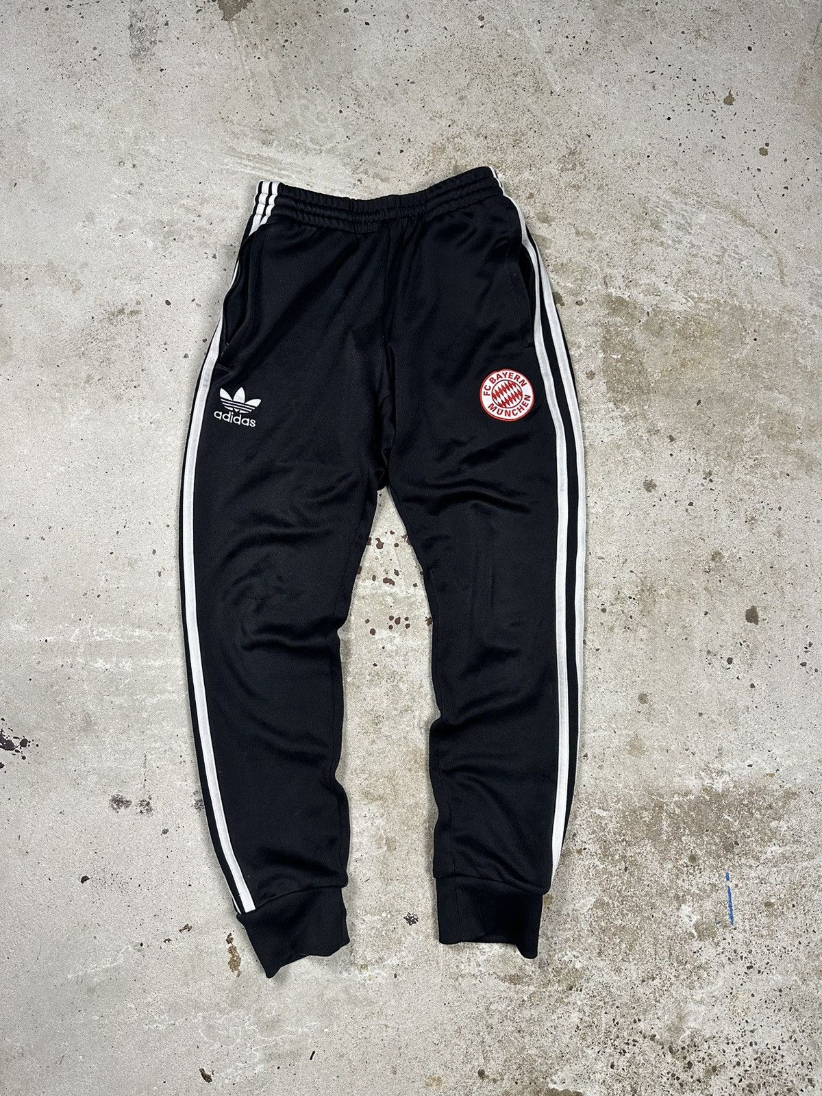 Adidas × Vintage Adidas x Bayern Munich Black Track Pants Vintage Y2K Size US 30 / EU 46 - 1 Thumbnail