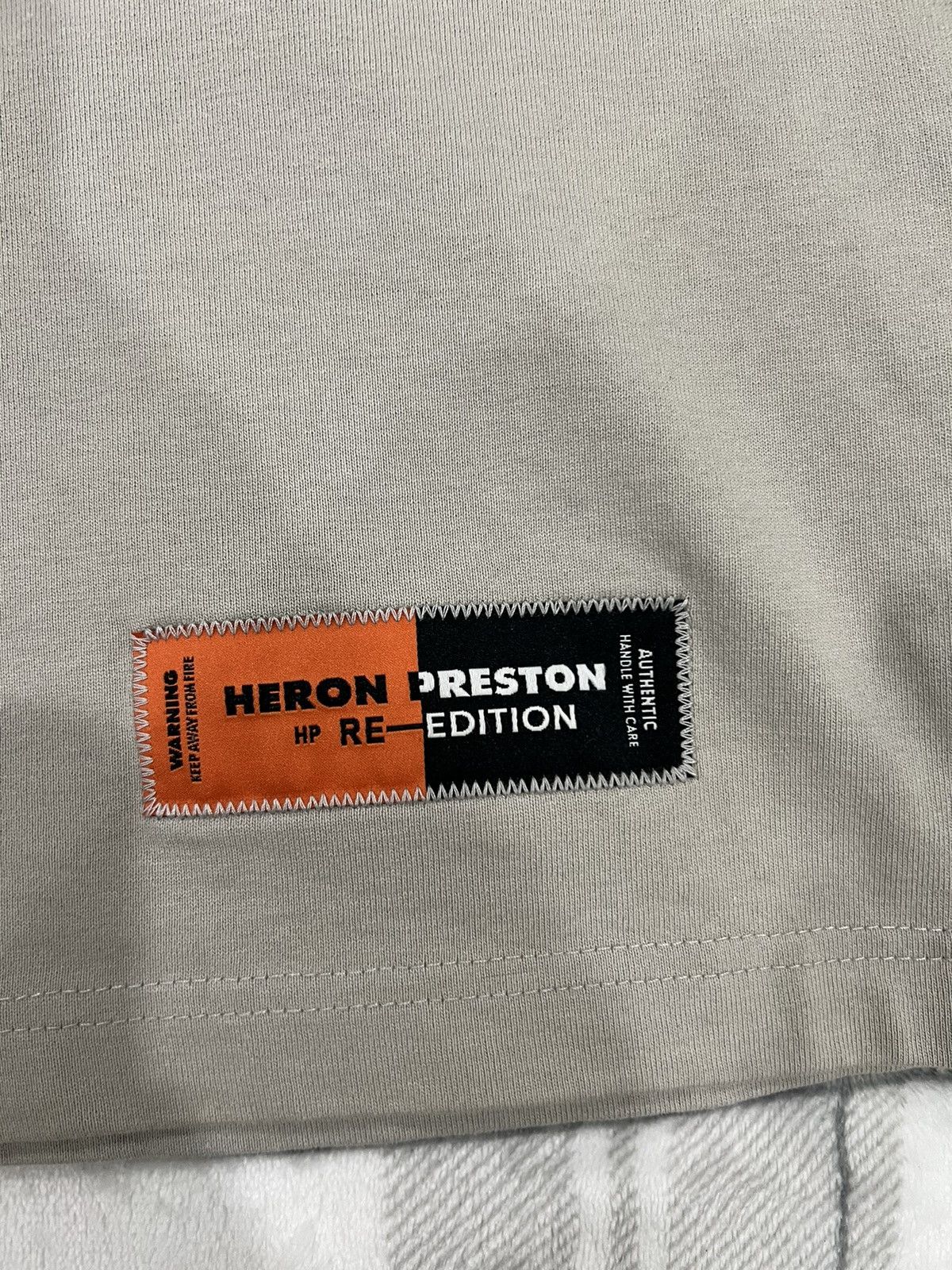 Heron Preston Heron Preston Russian Embellished Rhinestone Lettering Tee Size US S / EU 44-46 / 1 - 4 Thumbnail