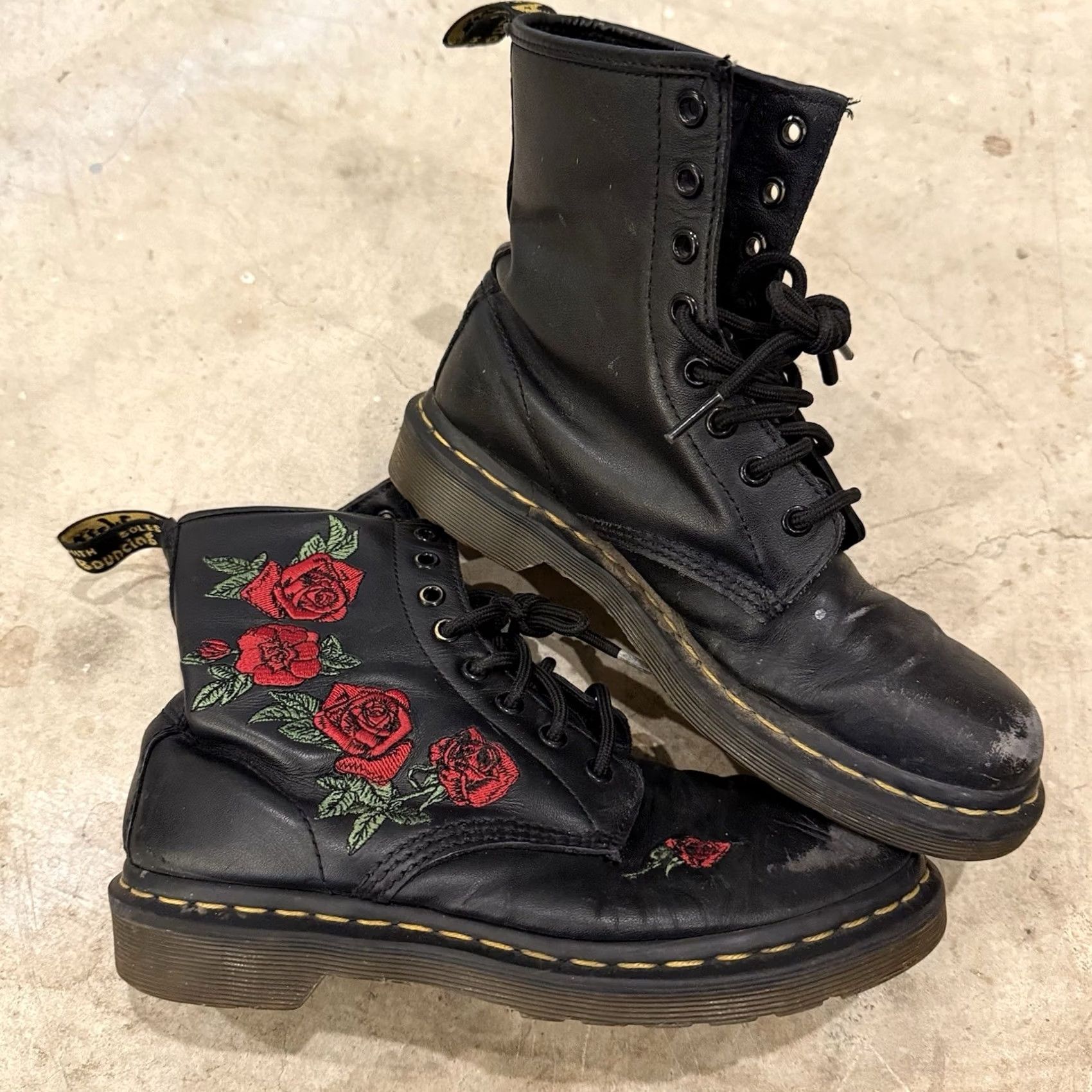 Dr. Martens Dr. Martens 1460 Vonda EMBROIDERED Red Rose Flower Combat Boot Size 7 Black GOTH WOMEN Boots Size US 7 / IT 37 - 2 Thumbnail