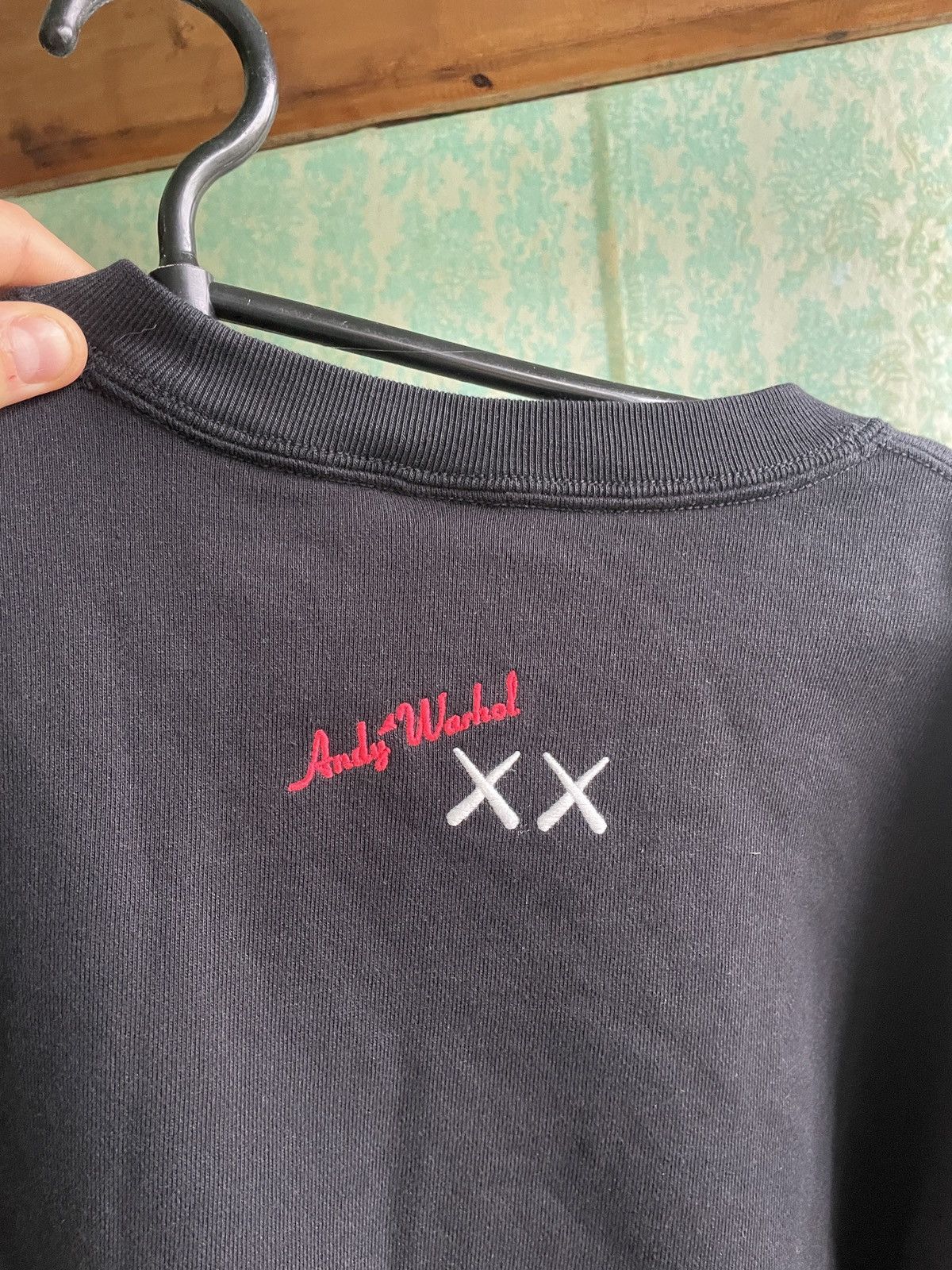 Andy Warhol × Kaws × Uniqlo Uniqlo x Kaws x Warhol Black/Red Sweatshirt US S = ASIA M Size US S / EU 44-46 / 1 - 11 Thumbnail