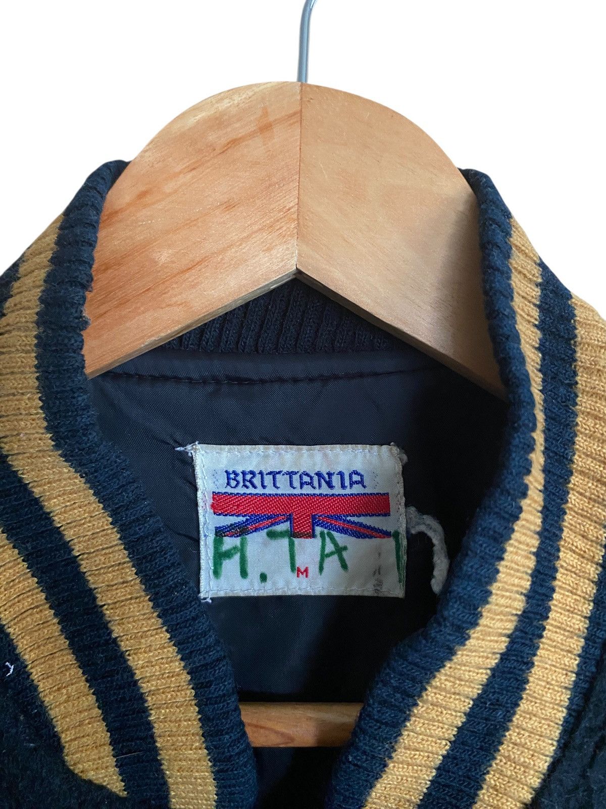 Vintage Vintage Brand Brittania Fleece Varsity 1980s Size US L / EU 52-54 / 3 - 6 Thumbnail