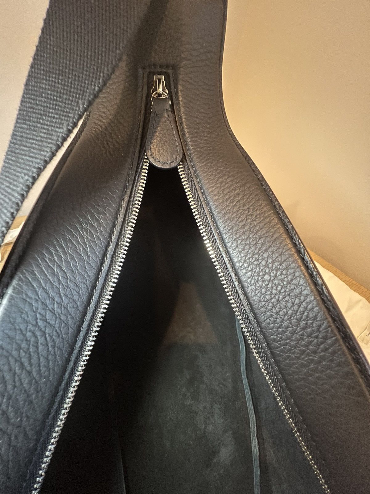 The Row The Row Slouchy Banana Crossbody Bag Black Leather Large Size ONE SIZE - 7 Thumbnail