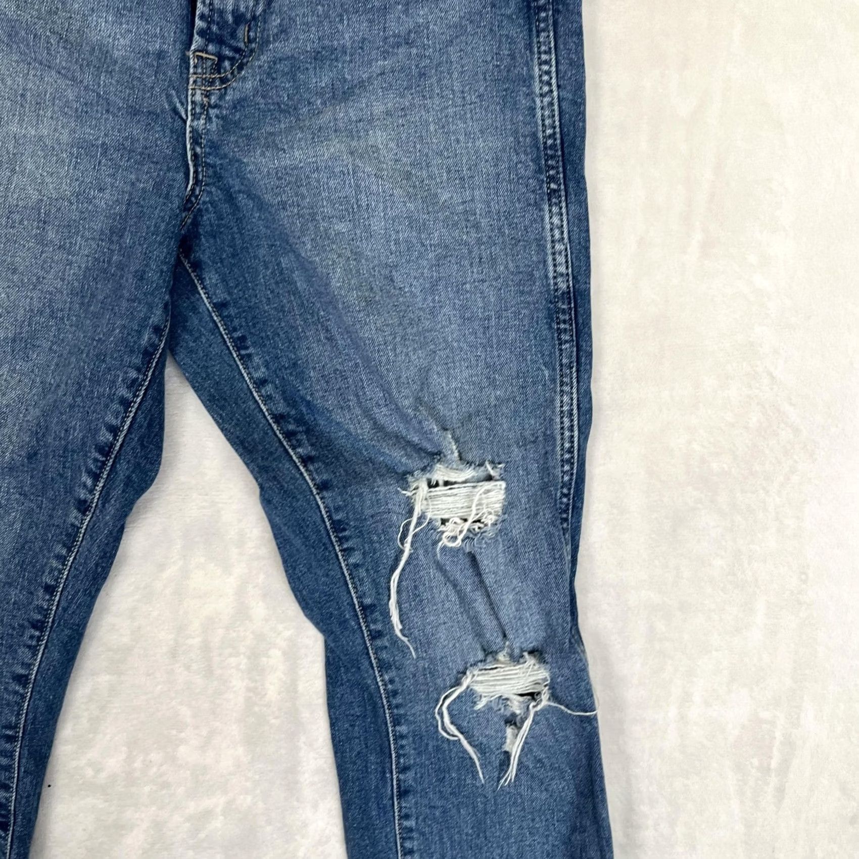 Gap VINTAGE Gap High Rise Slim Jeans Womens 6/28 Blue Medium Wash Distressed Denim Slim Straight 5-Pocket Womens Jeans Size 28" / US 6 / IT 42 - 3 Thumbnail