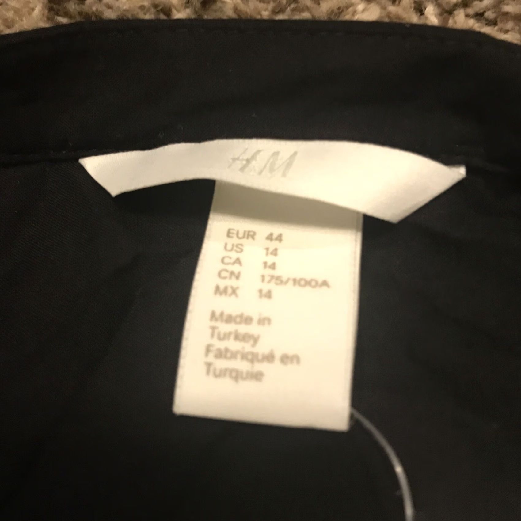 H&M H&M Blouse Shirt Womens Size 14 Black V-Neck Sleeveless NWT Regular Geometric Ruffle Lightweight Blouse Women (No Decade) Size XL / US 12-14 / IT 48-50 - 2 Thumbnail