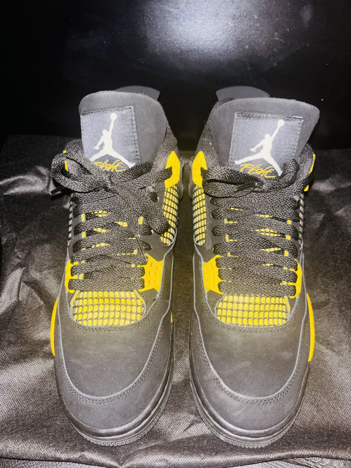 Jordan Brand AUTHENTIC Jordan Thunder 4 Retro Size US 9 / EU 42 - 1 Thumbnail