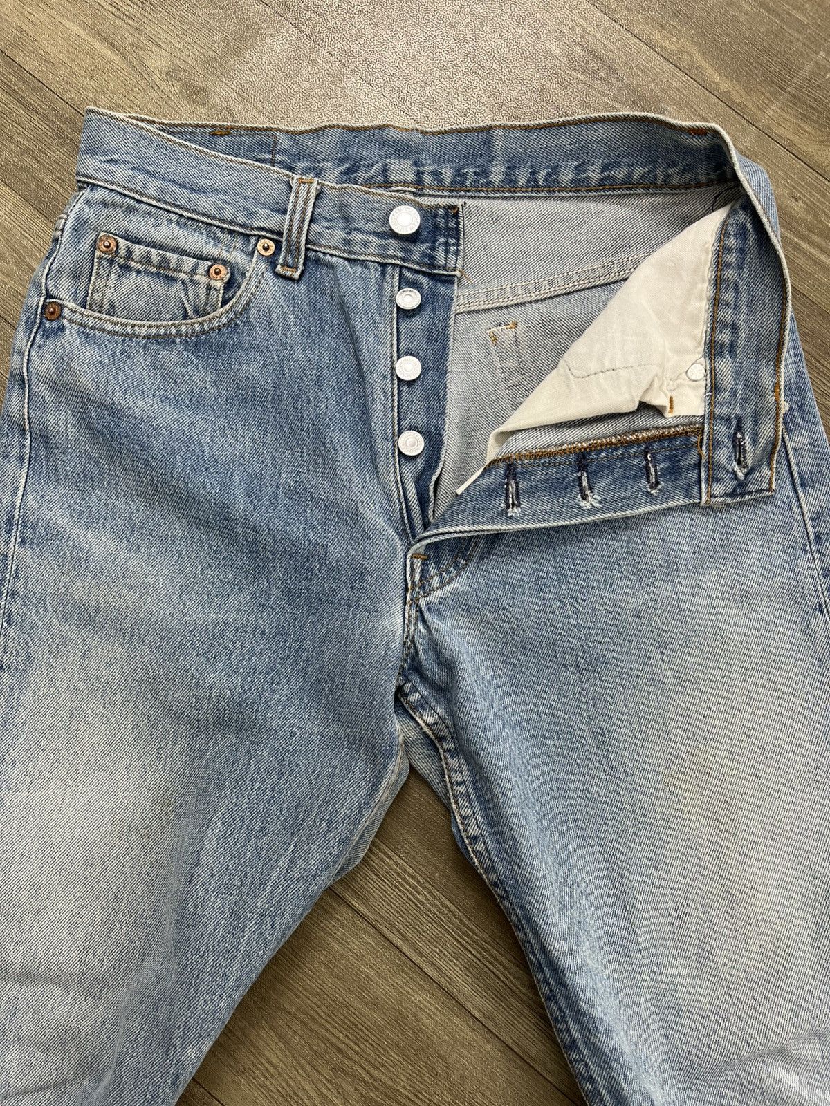 Levi's Vintage Clothing 🇺🇸1990s Vintage Levis 501XX 29x36 Light Blue Straight Jeans Size US 29 - 13 Thumbnail