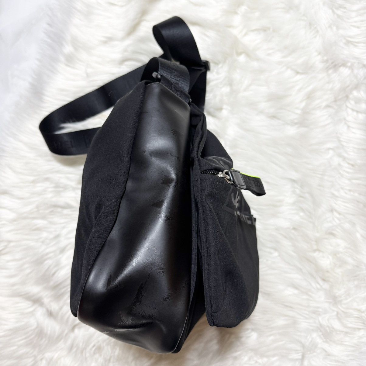 Chanel Catalog Chanel Sport Rubber COCO Mark Messenger Bag Size ONE SIZE - 11 Thumbnail