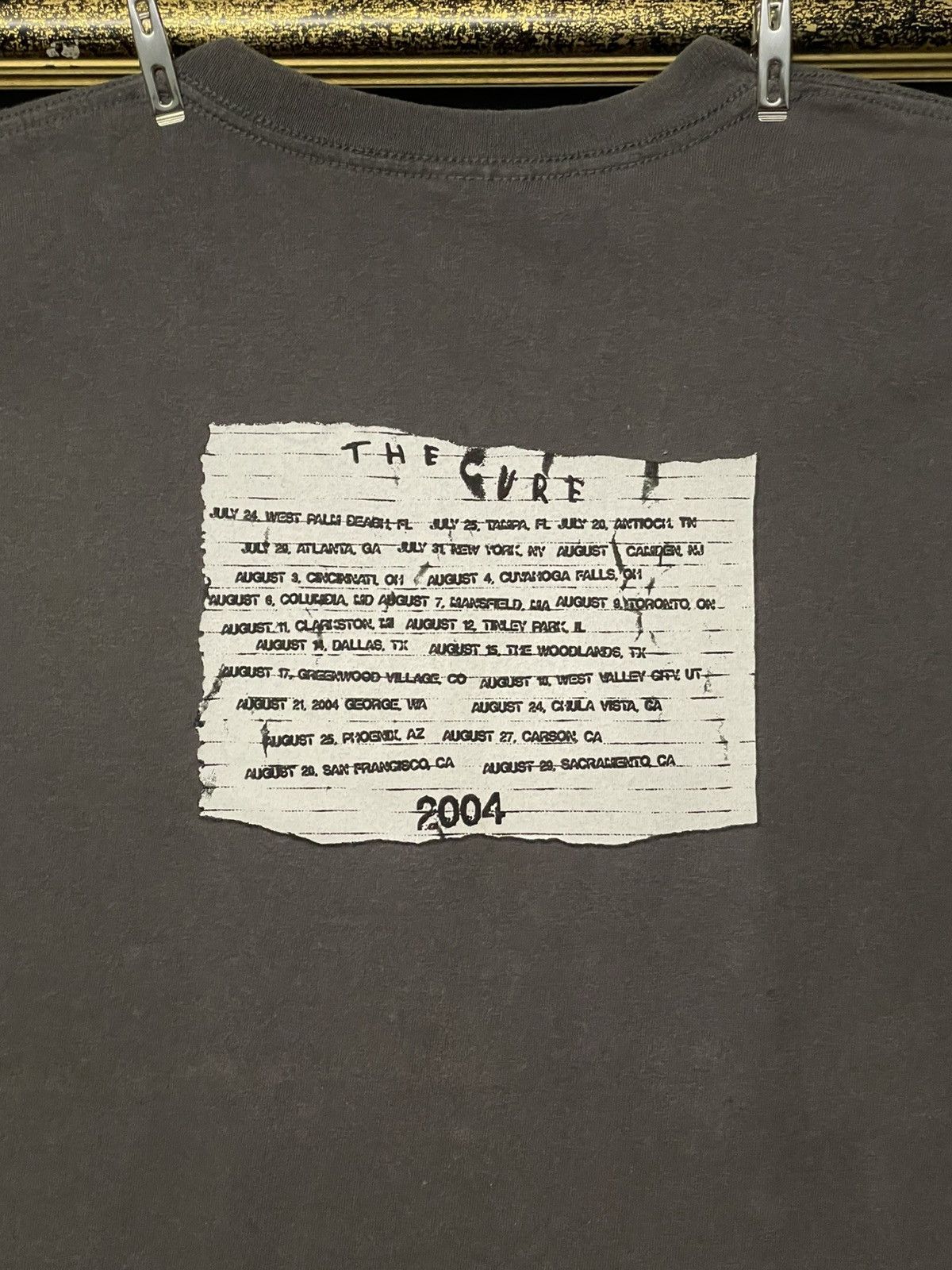 Vintage Vintage Original The Cure 2004 Tour Cover Album Art Tshirt Size US L / EU 52-54 / 3 - 9 Thumbnail