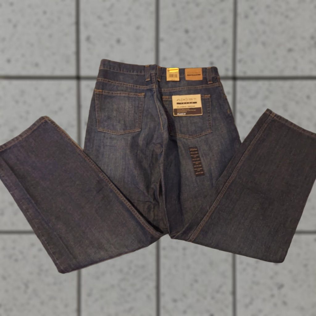 Denime **Axist Men's Relaxed Fit 33x32 Blue Denim Straight Jeans** User: Men's Axist Relaxed Fit Blue Denim Straight 33x32 Jeans Size US 33 - 1 Thumbnail
