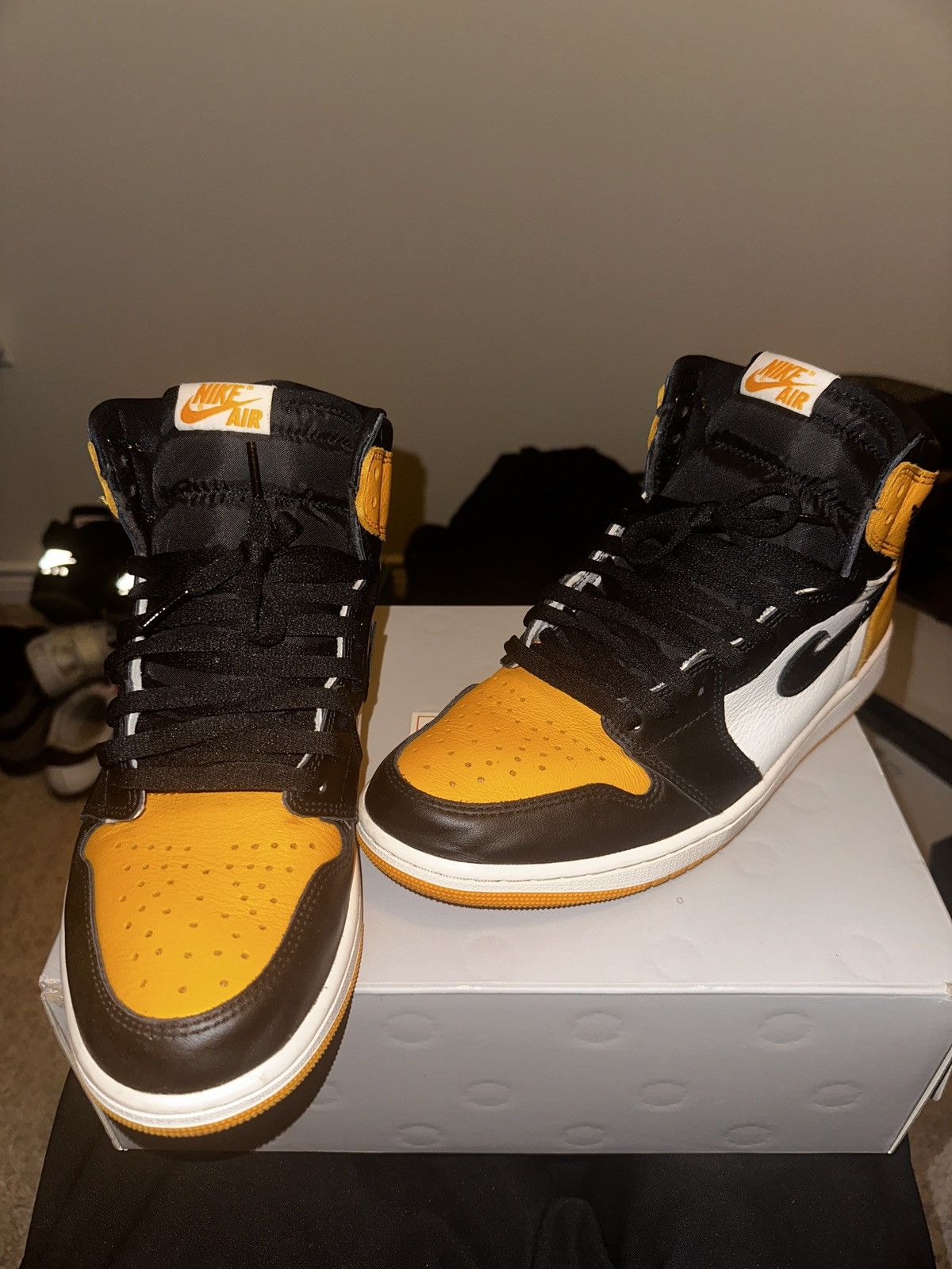 Jordan Brand Jordan 1 Retro OG Taxi Size US 10 / EU 43 - 1 Thumbnail