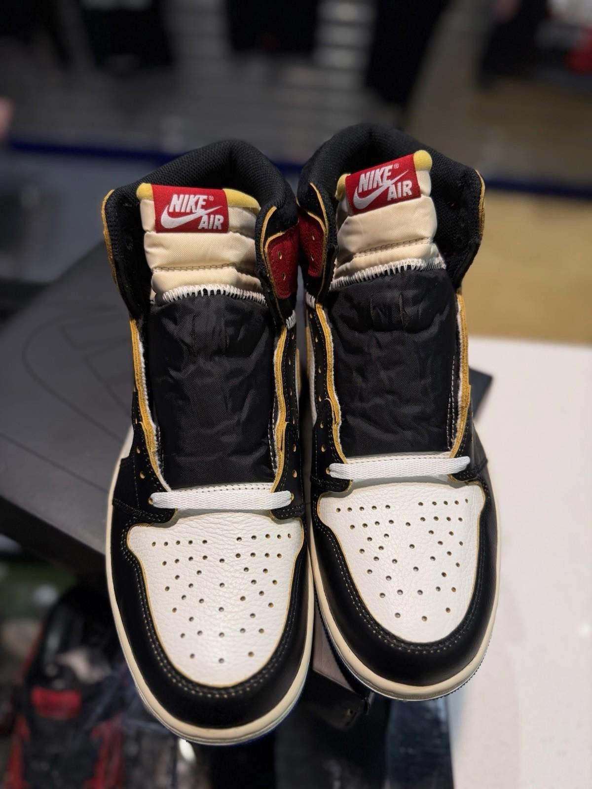 Jordan Brand Air Jordan 1 x Union x Fragment Black and Varsity Red (10.5) Size US 10.5 / EU 43-44 - 10 Thumbnail