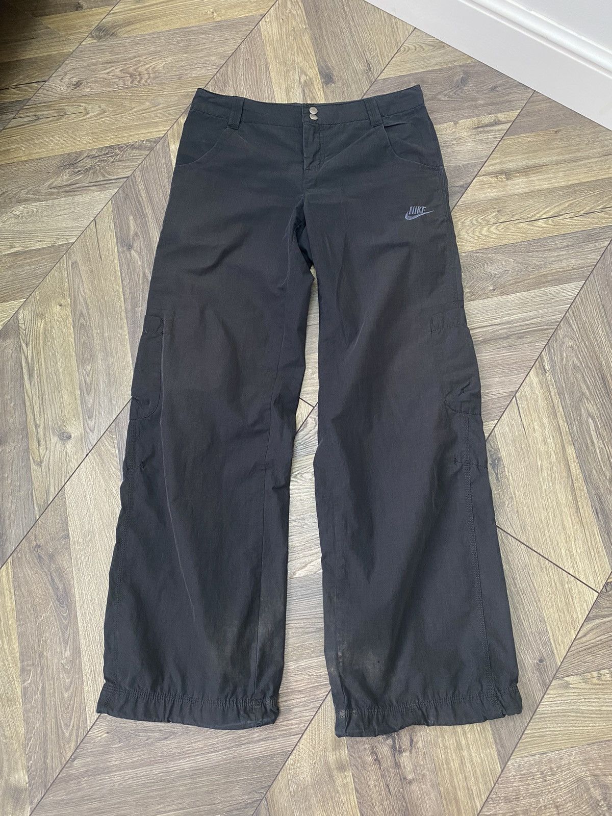 Nike × Vintage Vintage Nike Women’s Cargo Pants Size 30" / US 8 / IT 44 - 1 Thumbnail