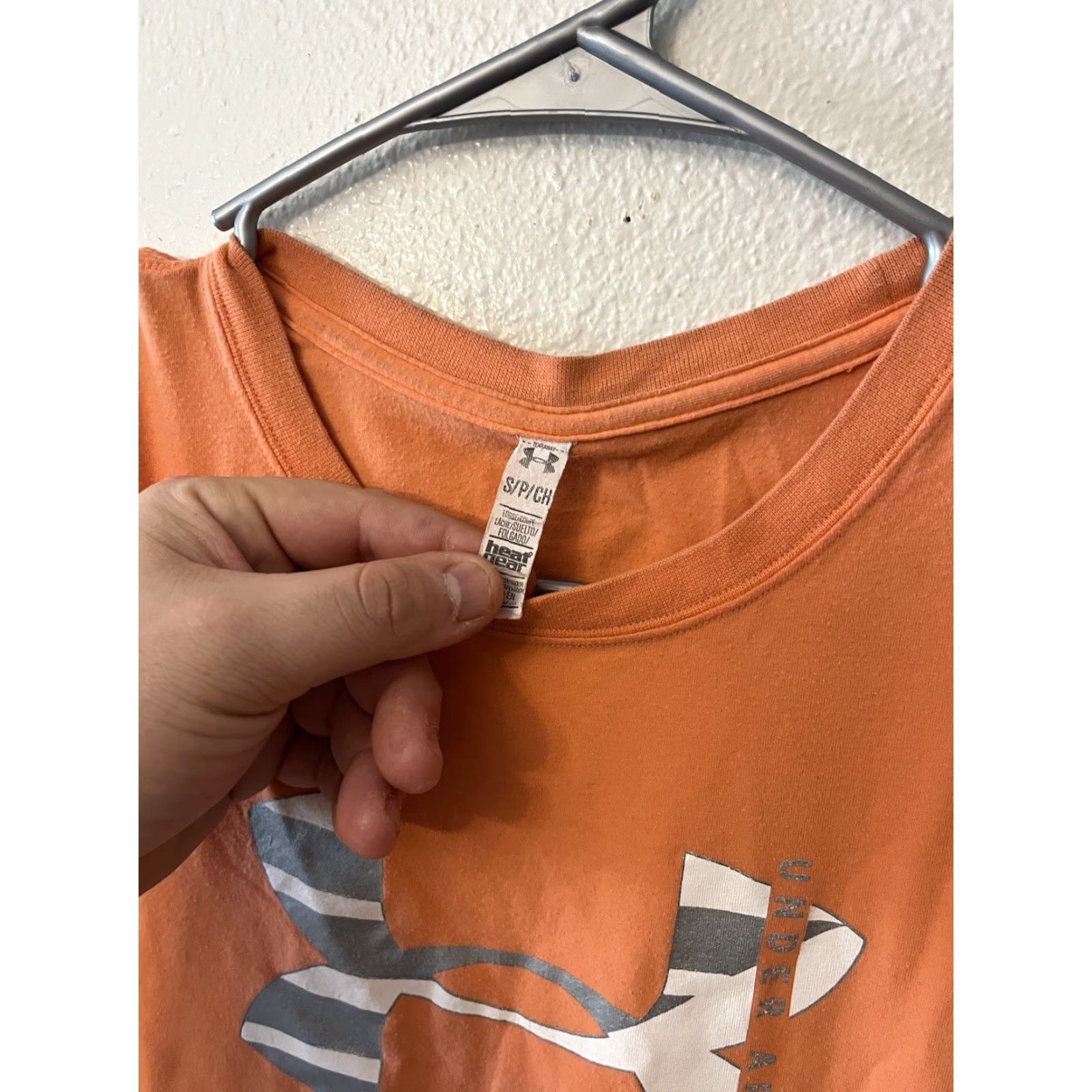 Under Armour Under Armour Women’s V-Neck T-Shirt Size Small Orange Graphic Size S / US 4 / IT 40 - 3 Thumbnail