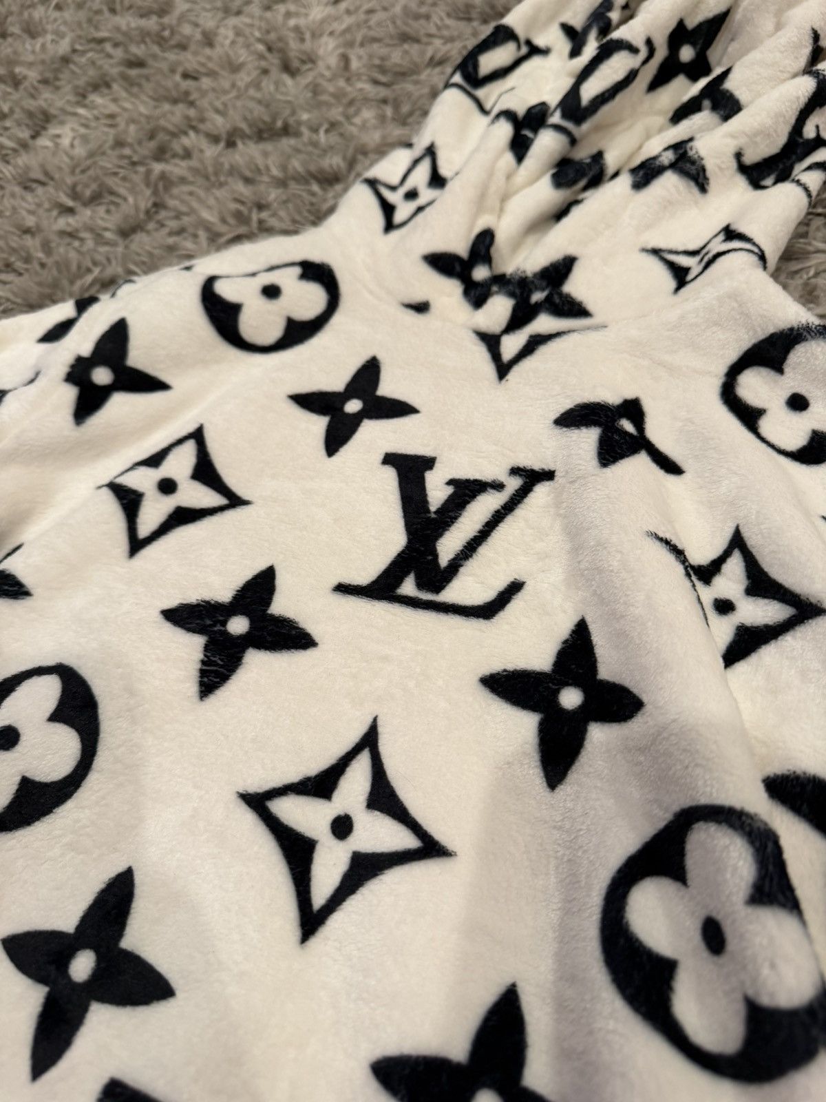 Louis Vuitton CUSTOM louis vuitton cropped fleece hoodie Size XS / US 0-2 / IT 36-38 - 3 Thumbnail