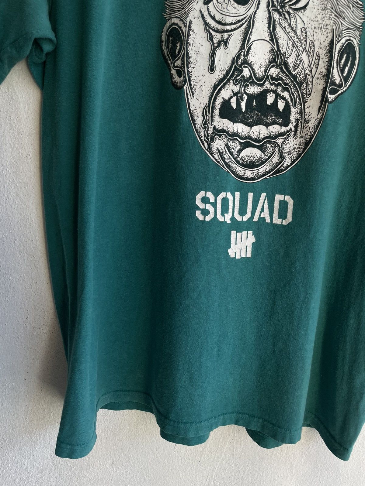 Japanese Brand × Undefeated Vintage Undefeated “broken face squad” tee shirt Size US L / EU 52-54 / 3 - 5 Thumbnail