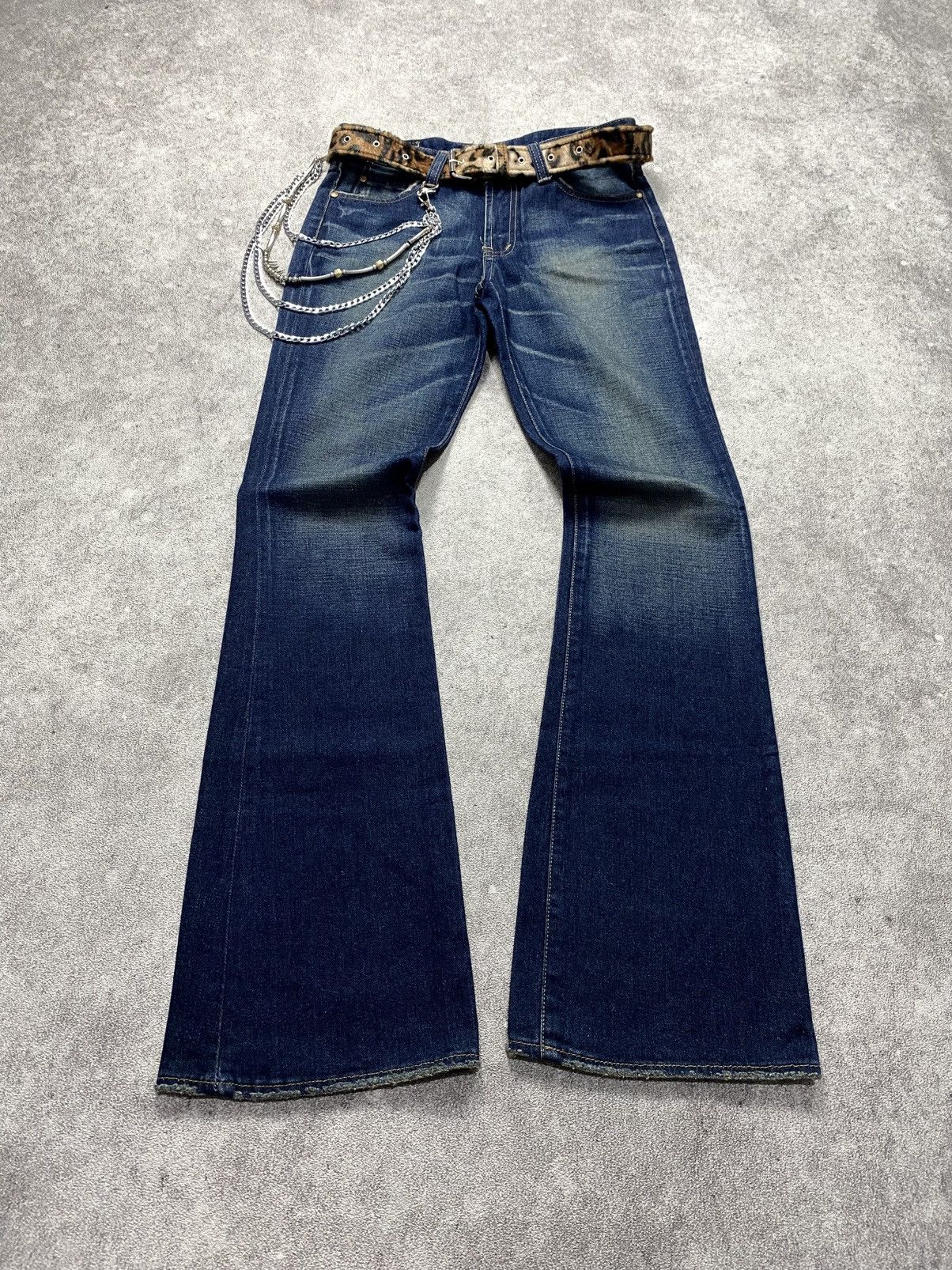 Hysteric Glamour 2000s J2nd mid washed flare jean Size US 29 - 1 Thumbnail