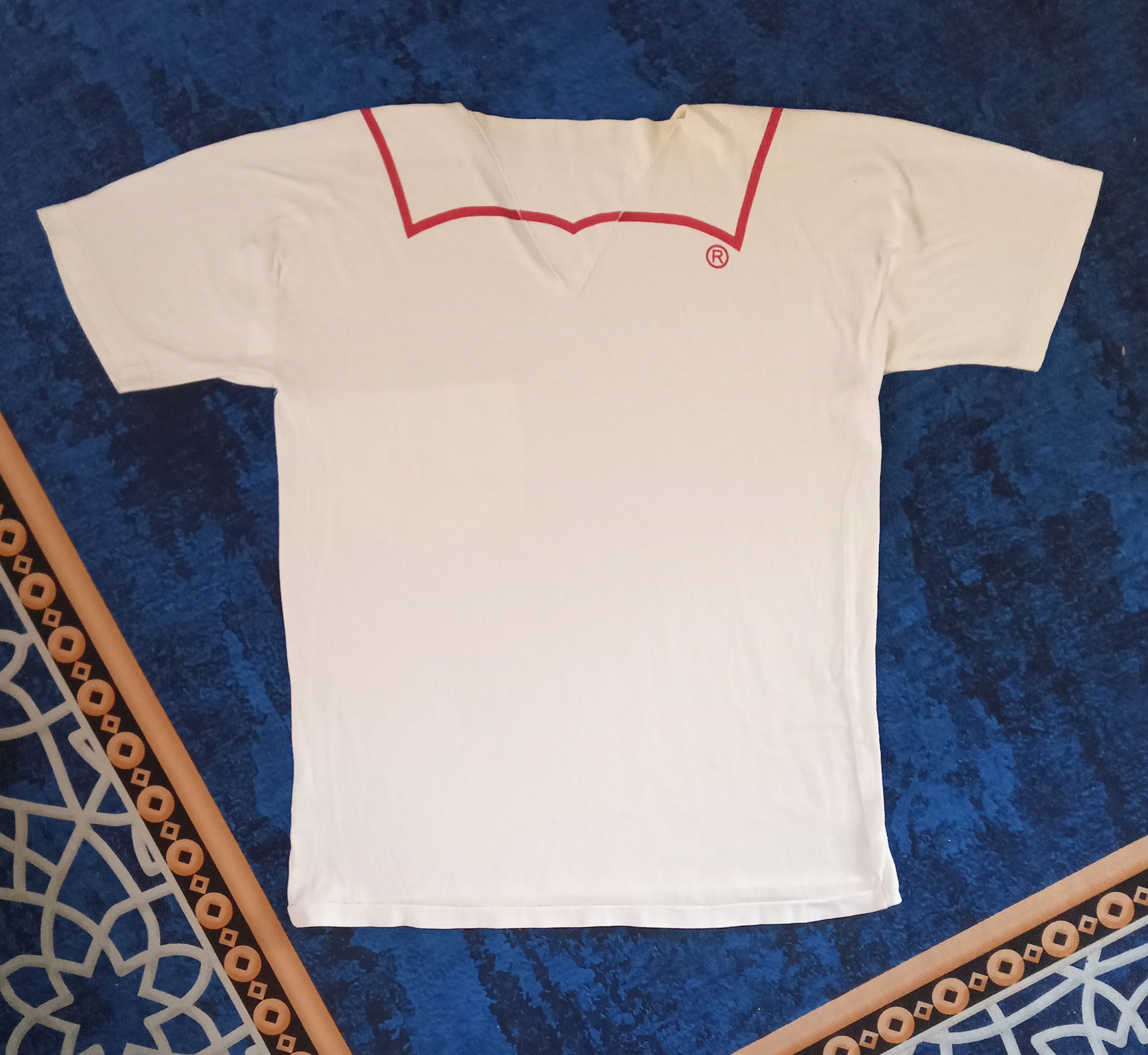 Levi's Levi's Extremely Rare Design T Shirt Size US L / EU 52-54 / 3 - 2 Thumbnail