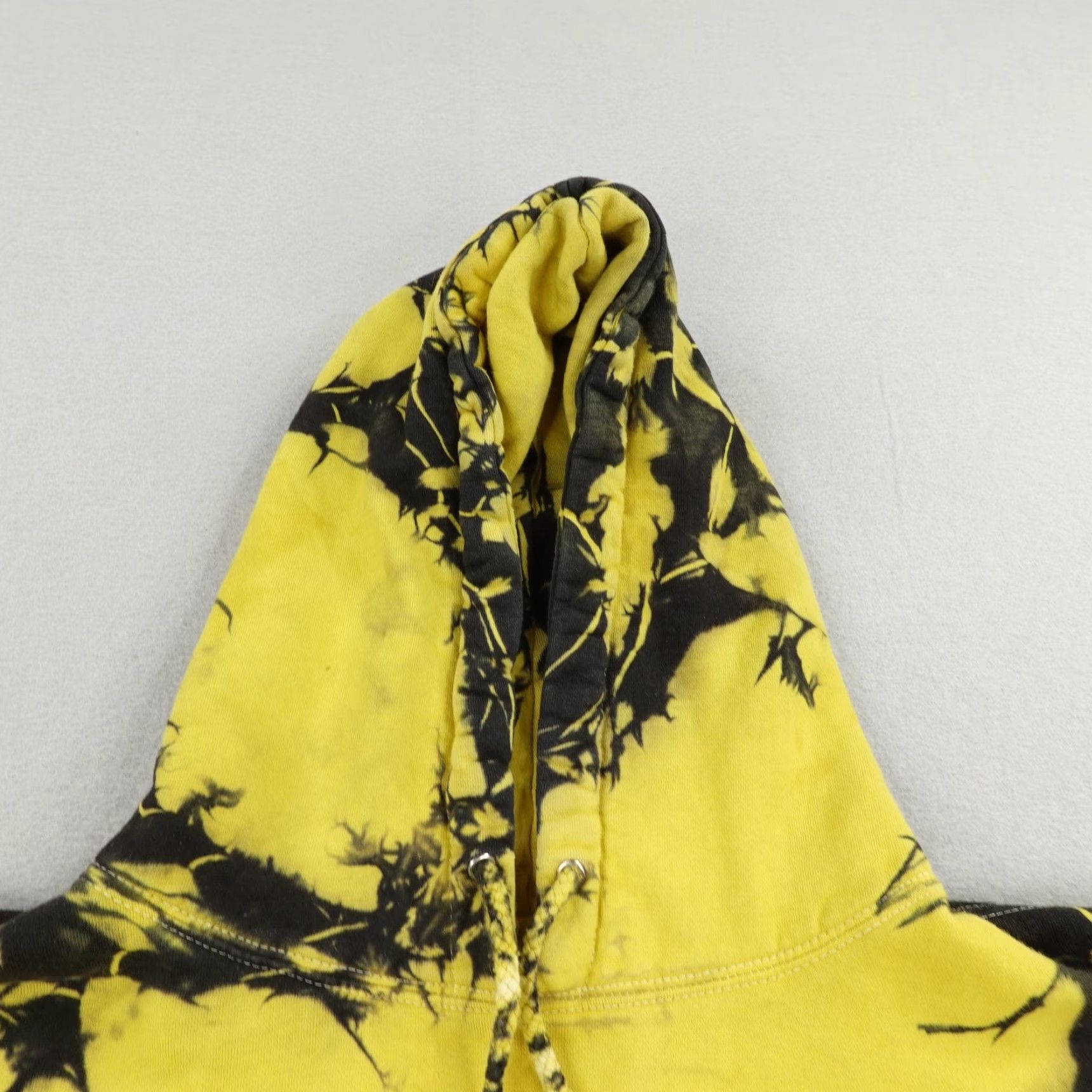 Hypland Hypland Hunter x Hunter Hoodie Mens XL Yellow Kurapika Tie Dye Anime Sweatshirt Size US XL / EU 56 / 4 - 2 Thumbnail