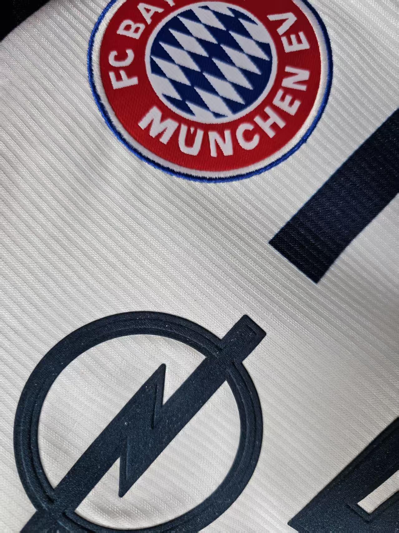 Adidas 1998 2001 Bayern Munich Soccer Jersey Size US XL / EU 56 / 4 - 5 Thumbnail