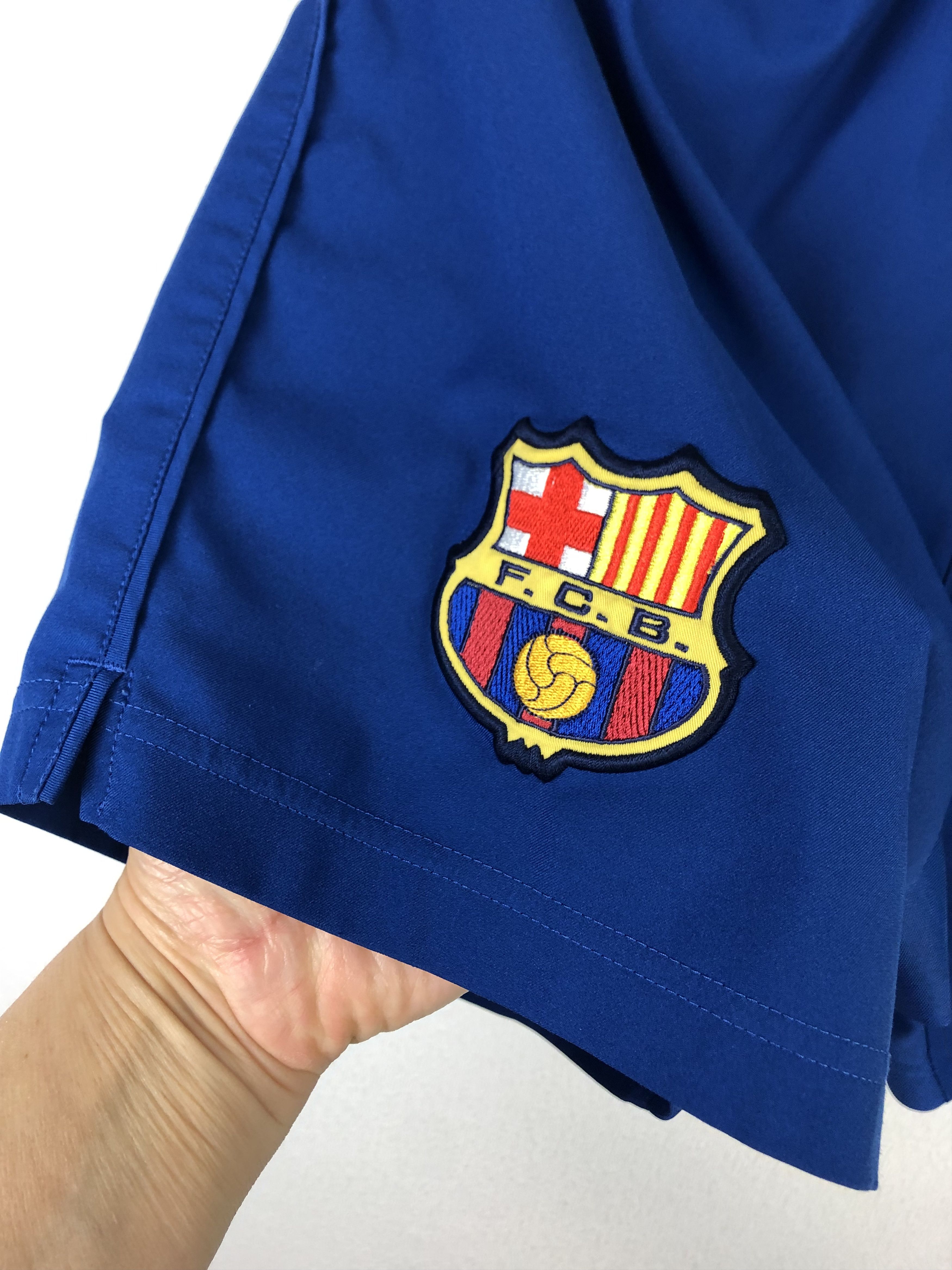Nike Vintage Nike FC Barcelona Football Shorts Soccer Track M Size US 32 / EU 48 - 2 Thumbnail