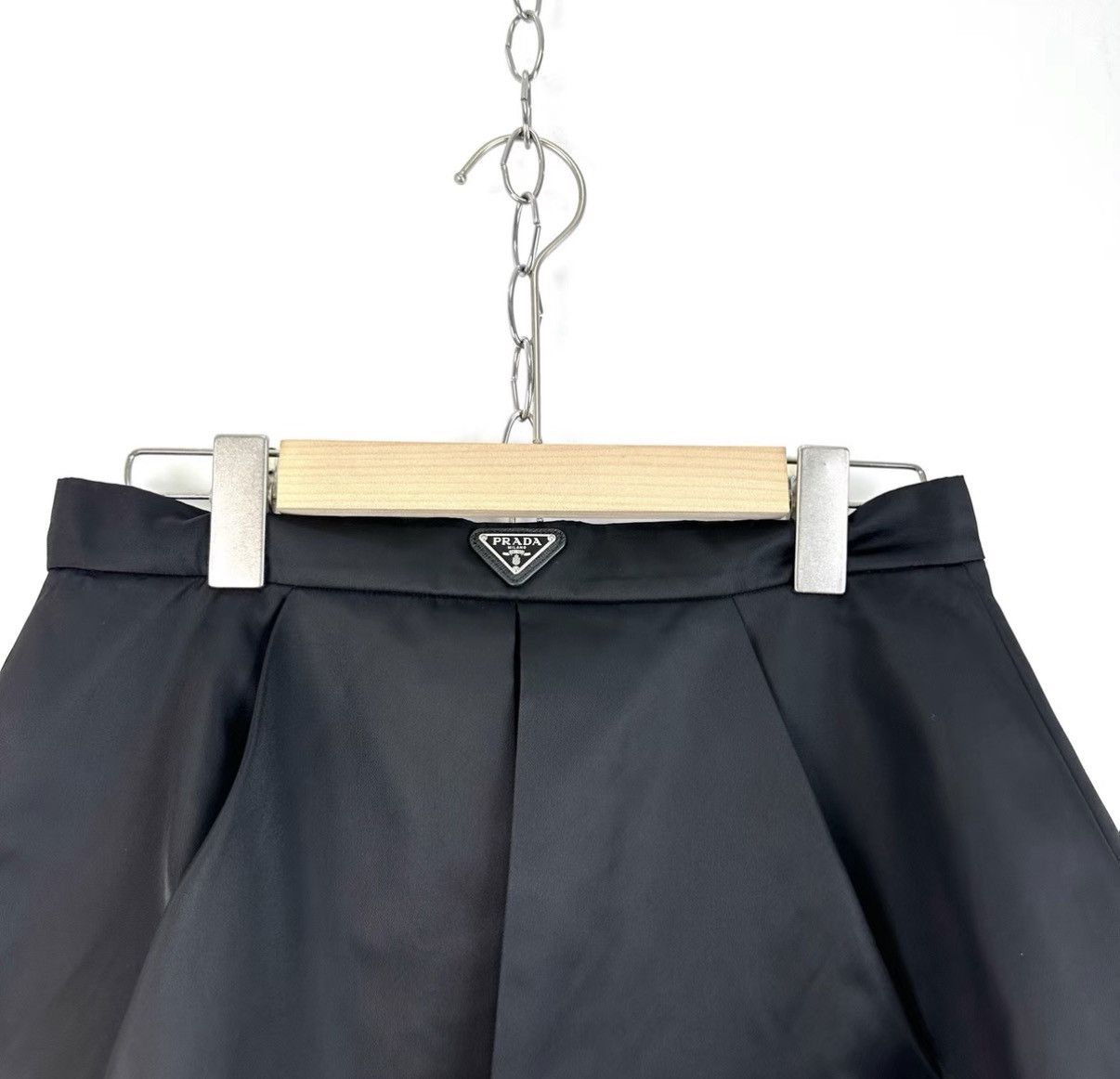 Prada Prada / Black Triangle Logo Re-Nylon Mini Skirt K12 Size 28" / US 6 / IT 42 - 3 Thumbnail