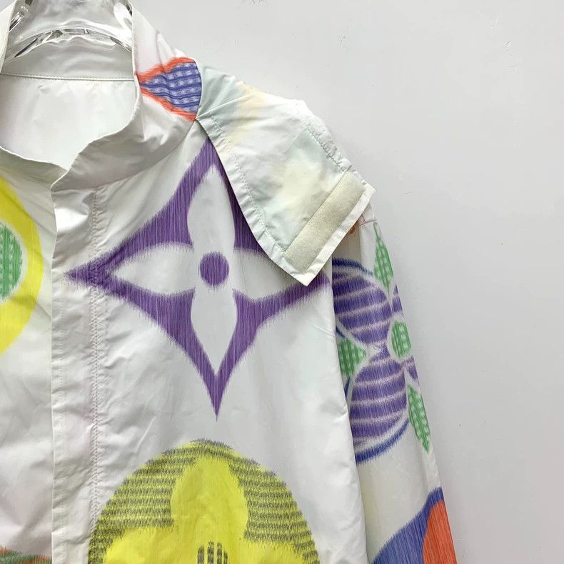 Louis Vuitton Louis Vuitton Multi-color large logo presbyopic hooded lon Size US M / EU 48-50 / 2 - 3 Thumbnail