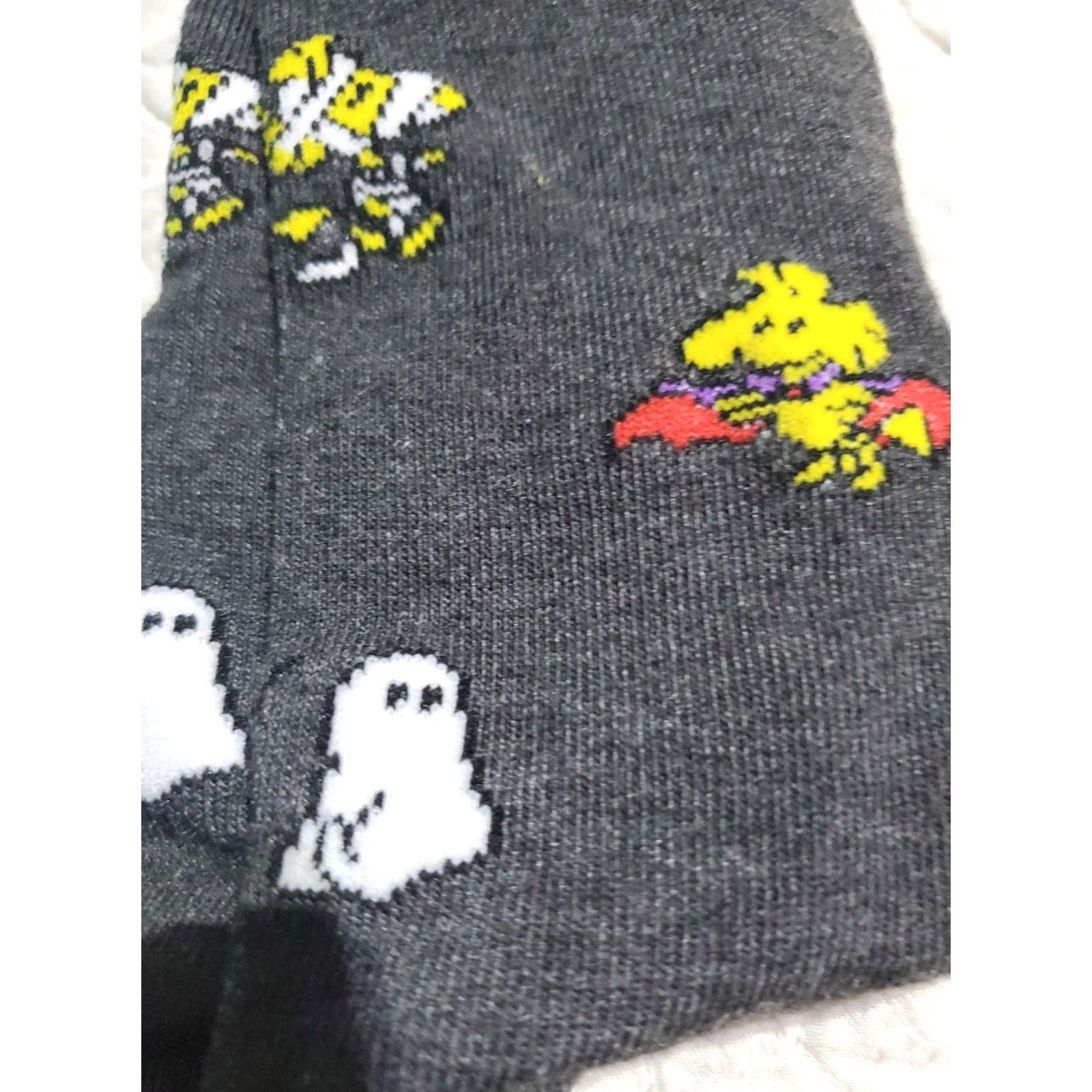 Peanuts NEW Peanuts Woodstock Halloween Vampire Mummy Crew Socks 10-13 Mens Gray 1 Pair Novelty Size ONE SIZE - 3 Thumbnail