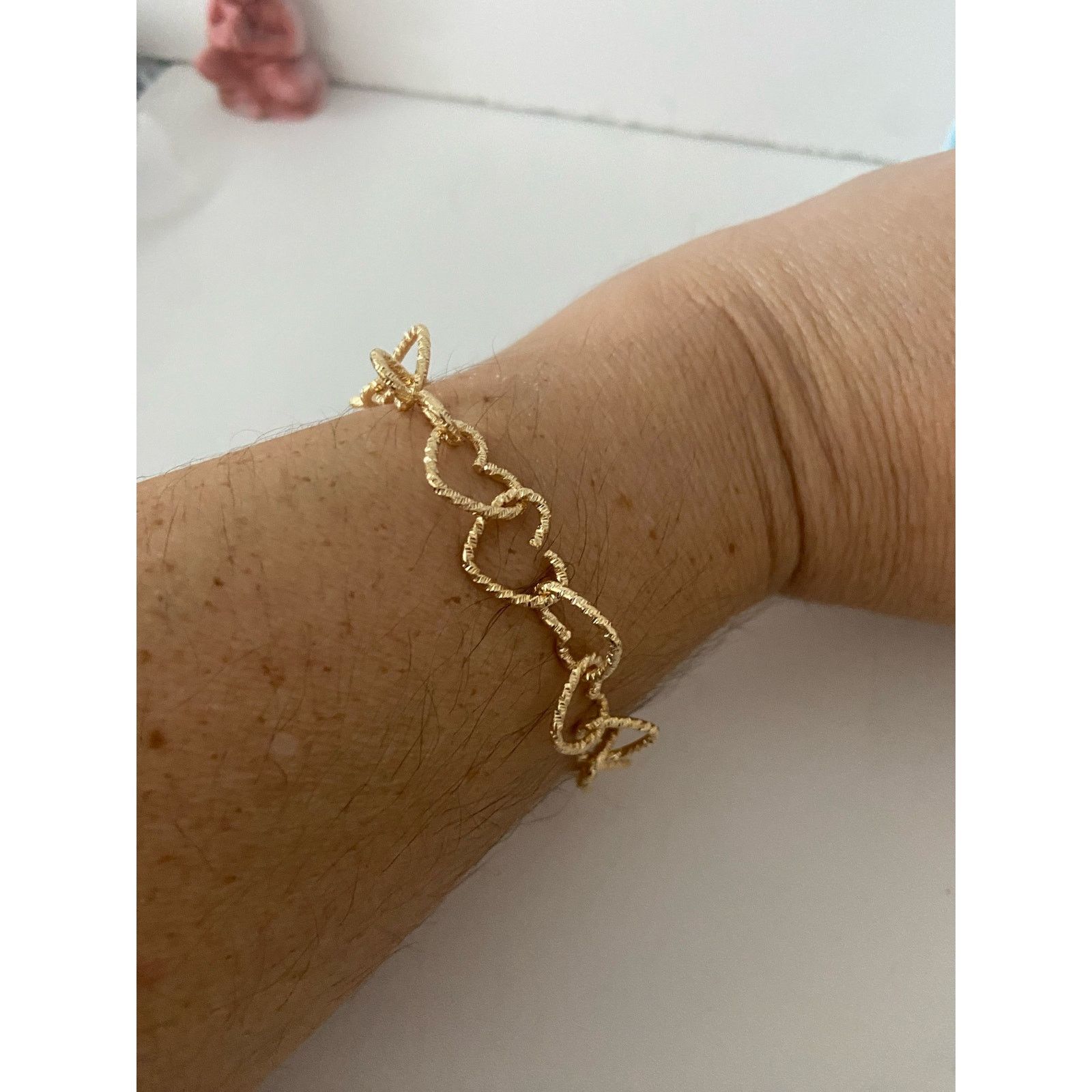 Handmade Gorgeous heart link bracelet gold tone Size ONE SIZE - 1 Thumbnail