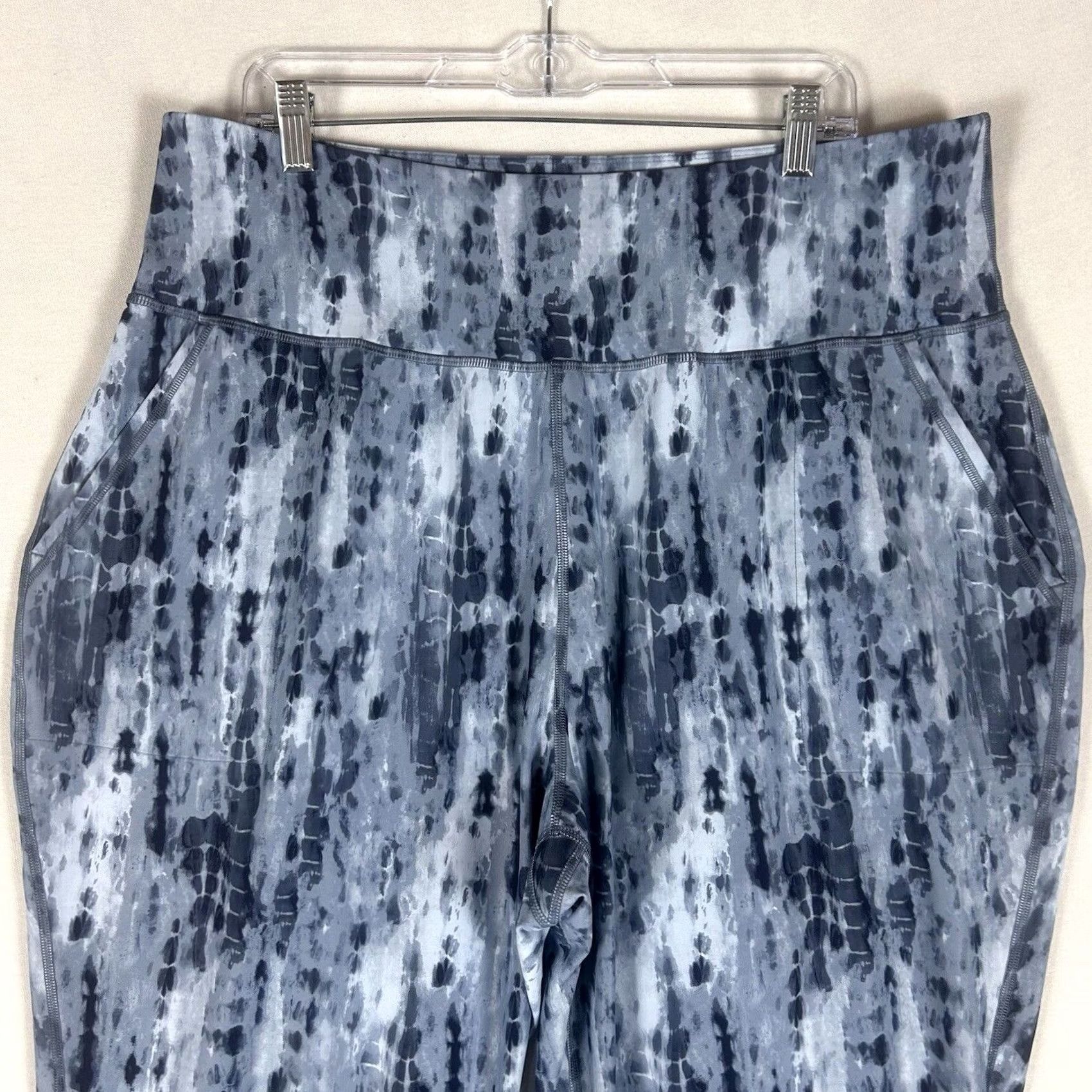 Old Navy Old Navy Leggings Womens 2XL Blue Abstract All Over Print Activewear Jogger Elastic Breathable Pockets Stretch Plus Size Clothing Womens Size 40" / US 18 - 2 Thumbnail